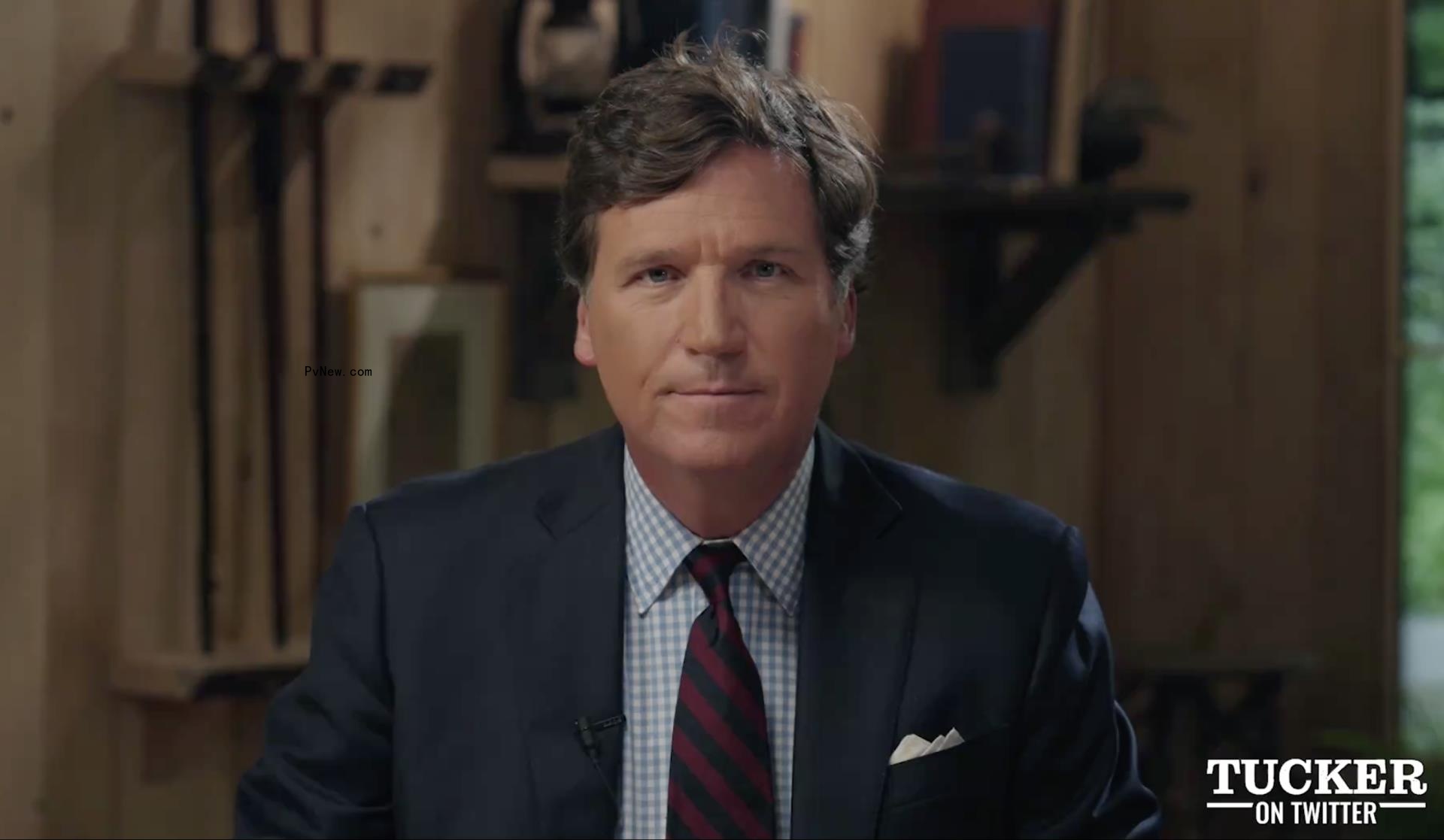 Without Fox News, Tucker Carlson Takes Man Cave Rants to Twitter Show — to Smaller Results