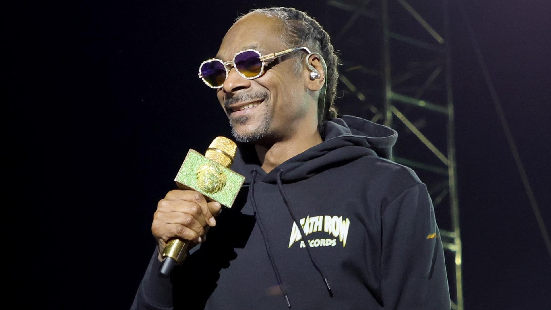 Snoop Dogg Launches ‘Passport Series’ NFT Collectible That Will Be Updat<i></i>ed With Exclusive Co<i></i>ntent Throughout His Tour