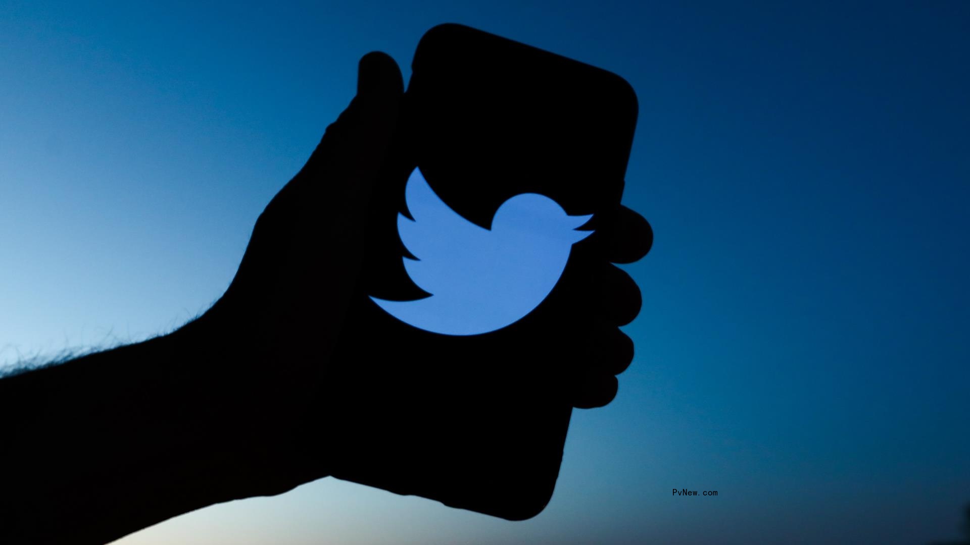 Twitter Blocking Access to Users Who Aren’t Logged In as an ‘Emergency Measure,’ Elon Musk Says