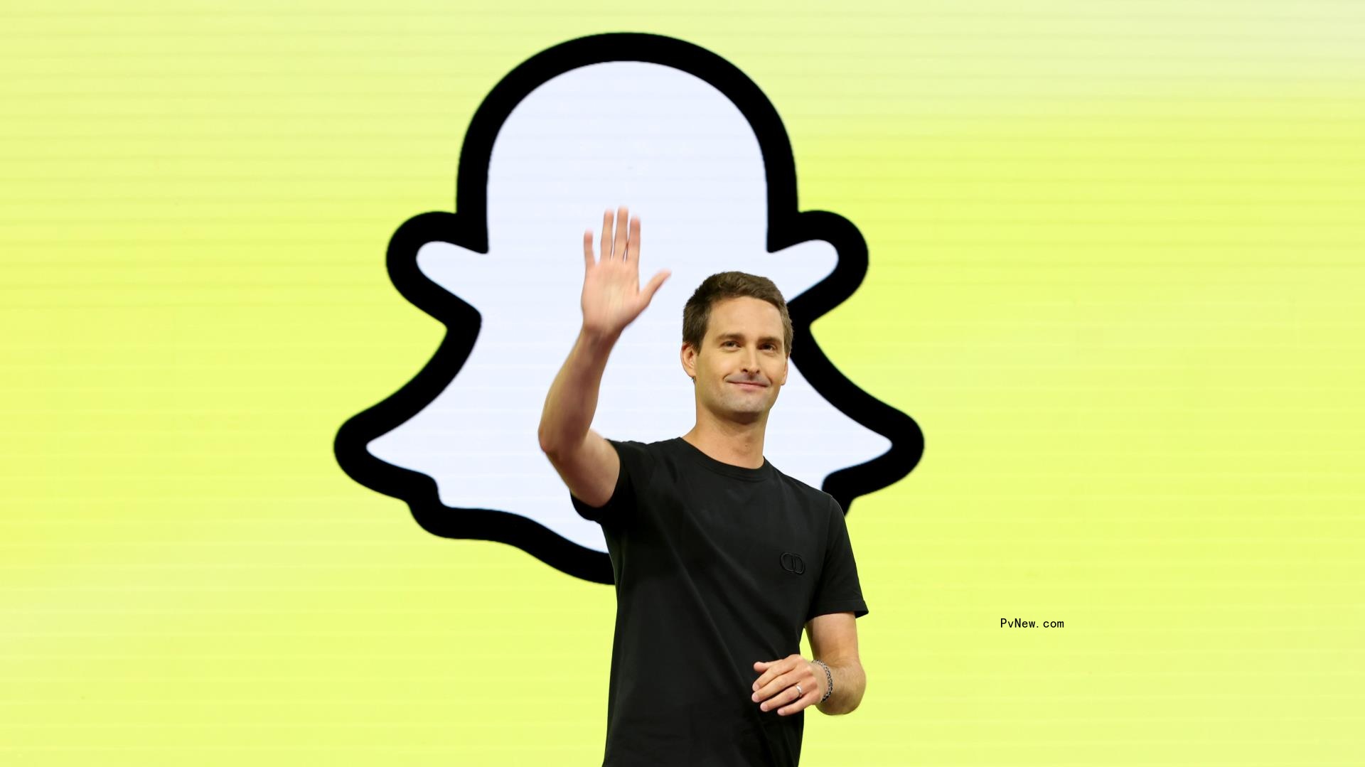 Snap Q2 Revenue Declines 4% as Ad Woes Persist, Stock Plummets on Weak Outlook
