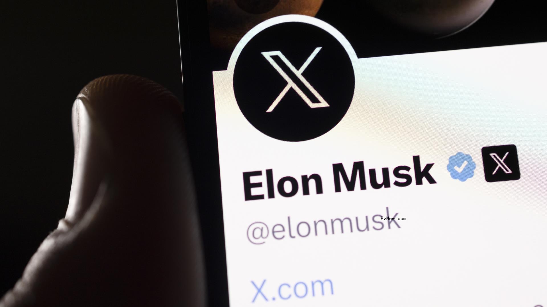 X’s Subs<i></i>cription Service, Formerly Twitter Blue, Now Lets You Hide Your Blue Check Mark