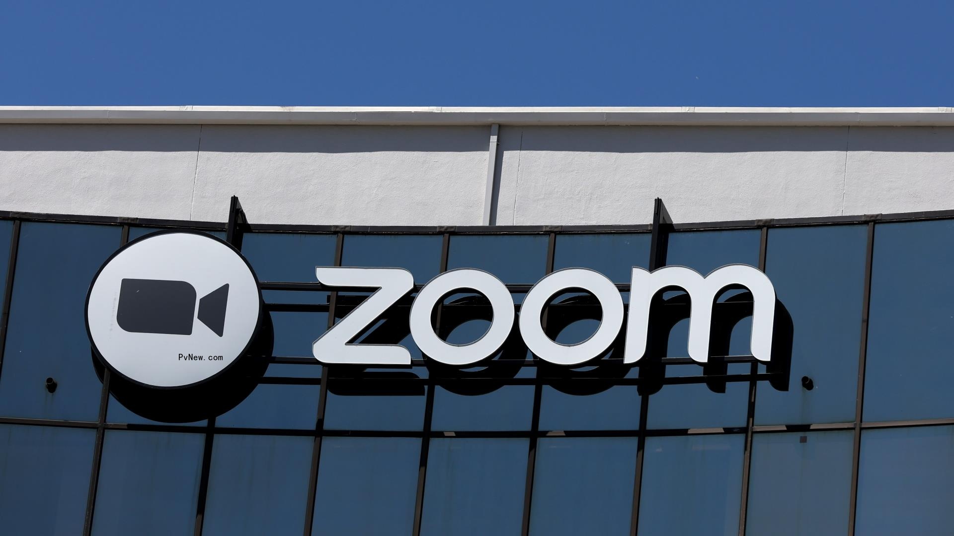 Zoom Says It’s Not Stealing Customer Co<i></i>ntent to Train AI Models
