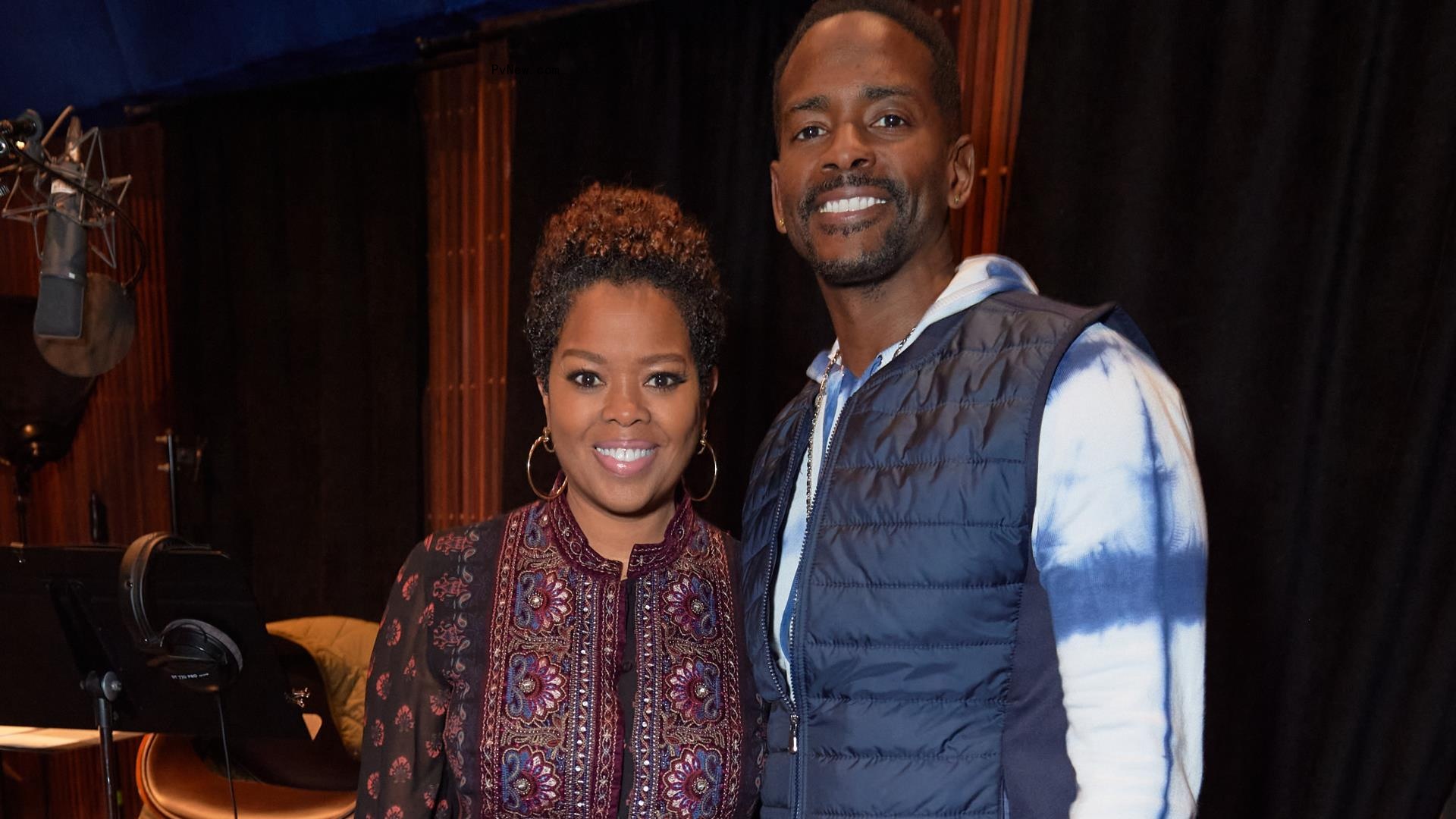 Hallmark Sets First s<i></i>cripted Podcast, Romance-Mystery Series ‘Crimson Hearts Collide’ (Podcast News Roundup)