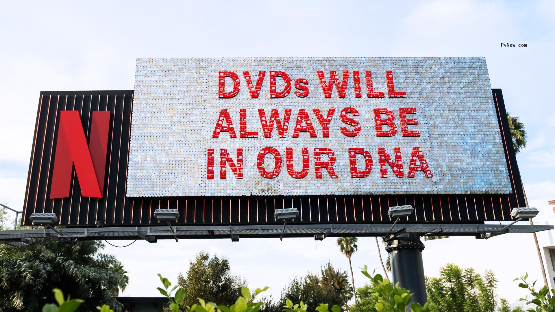 Netflix Mails Out Its Final DVDs — and Will Let Customers Keep Their Last Discs