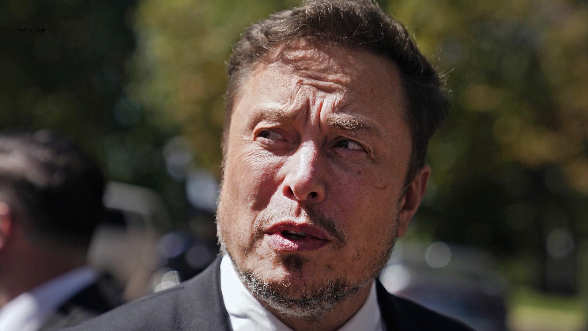 One Year After Elon Musk Bought Twitter, X Mo<i></i>nthly Users Are Down 15% and Ad Revenue Has Slumped 54%