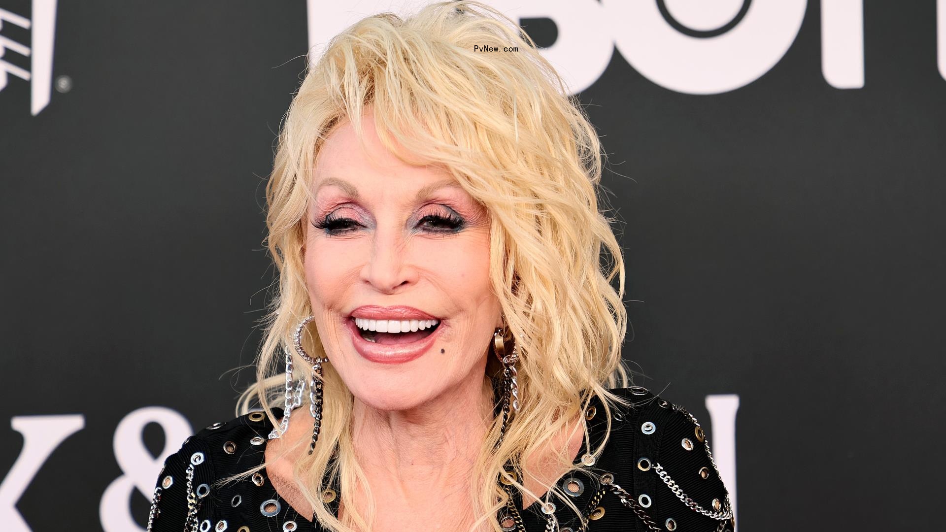 Dolly Parton to People Who Tell Her to Tone Down Her Look: ‘Go to Hell’