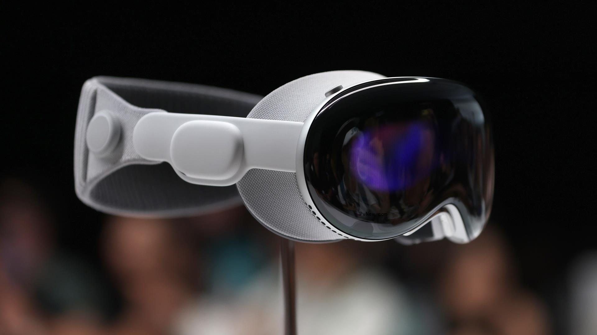 Apple’s Vision Pro Won’t Have Netflix, YouTube or Spotify Apps at Launch
