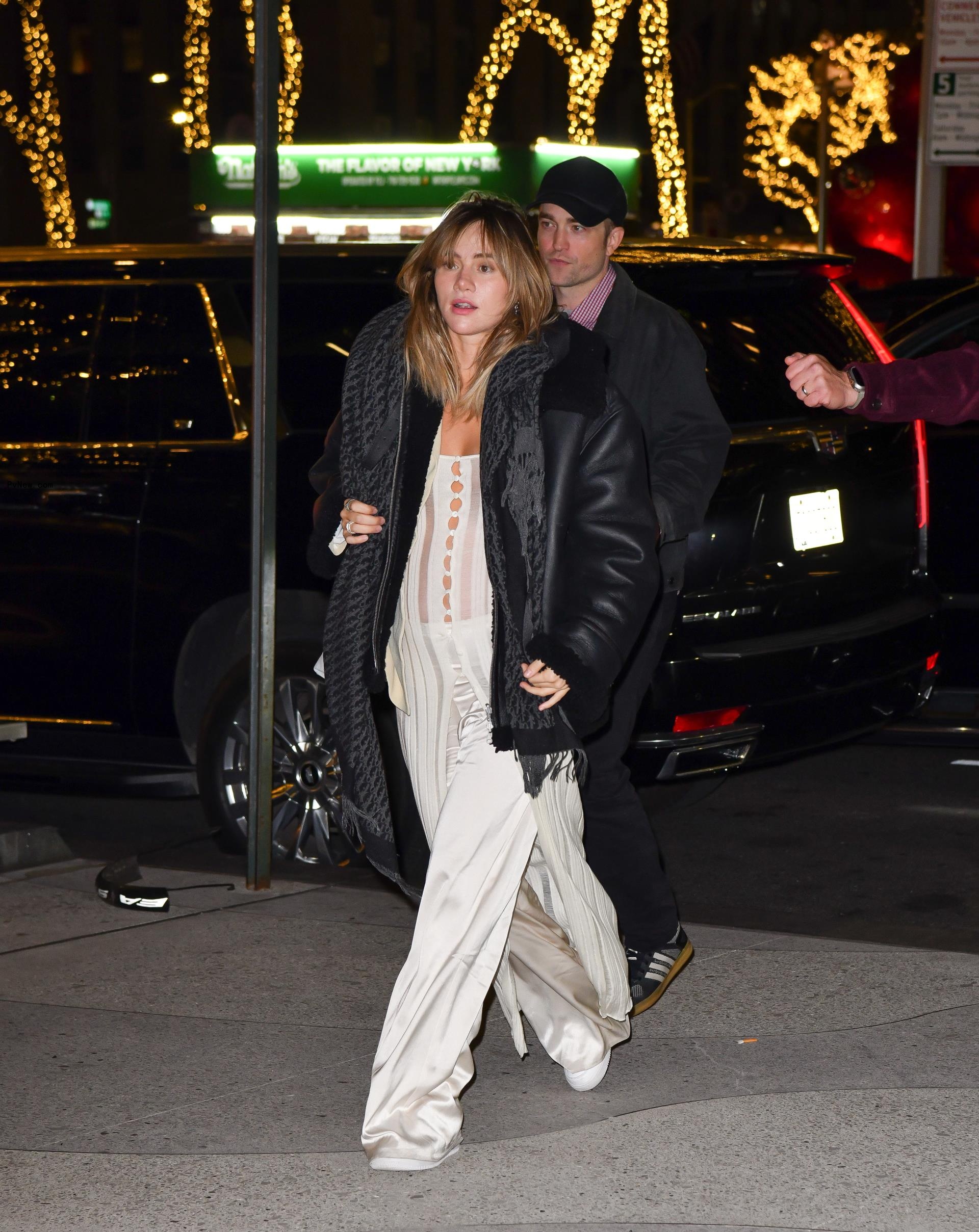 Suki Waterhouse and Robert Pattinson