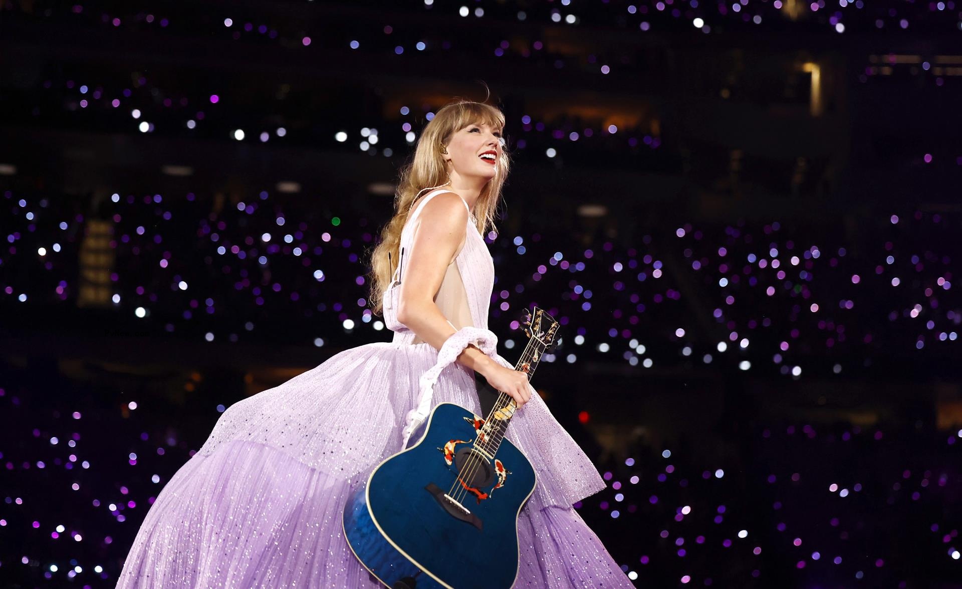 Taylor Swift Brings Her Epic Empath Energy to SoFi Stadium for a Grand Six-Night Stand: Co<i></i>ncert Review