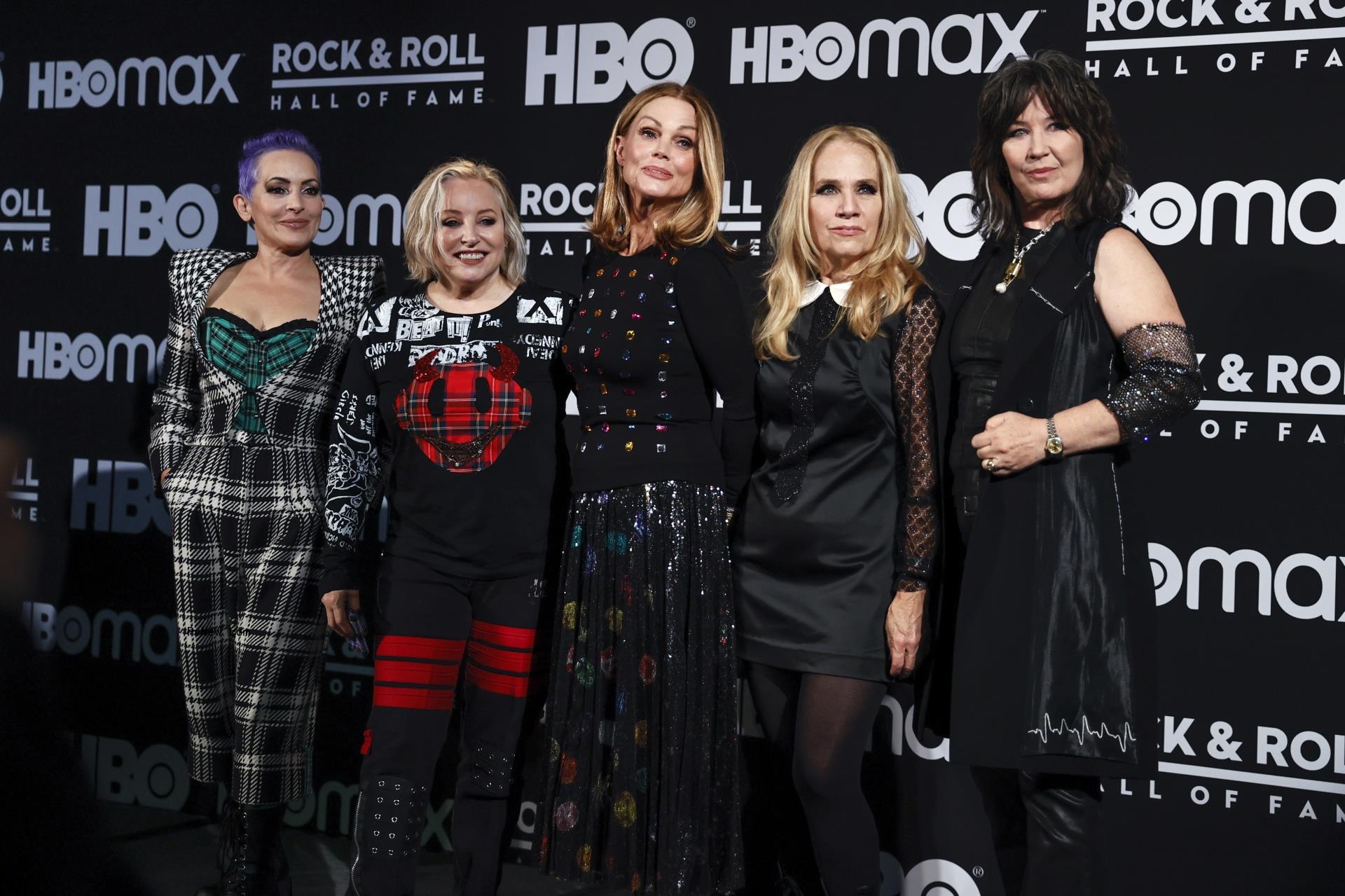 Rock and Roll Hall of Fame Brings Lovefests Between Taylor Swift and Carole King, Drew Barrymore and Go-Go’s, More