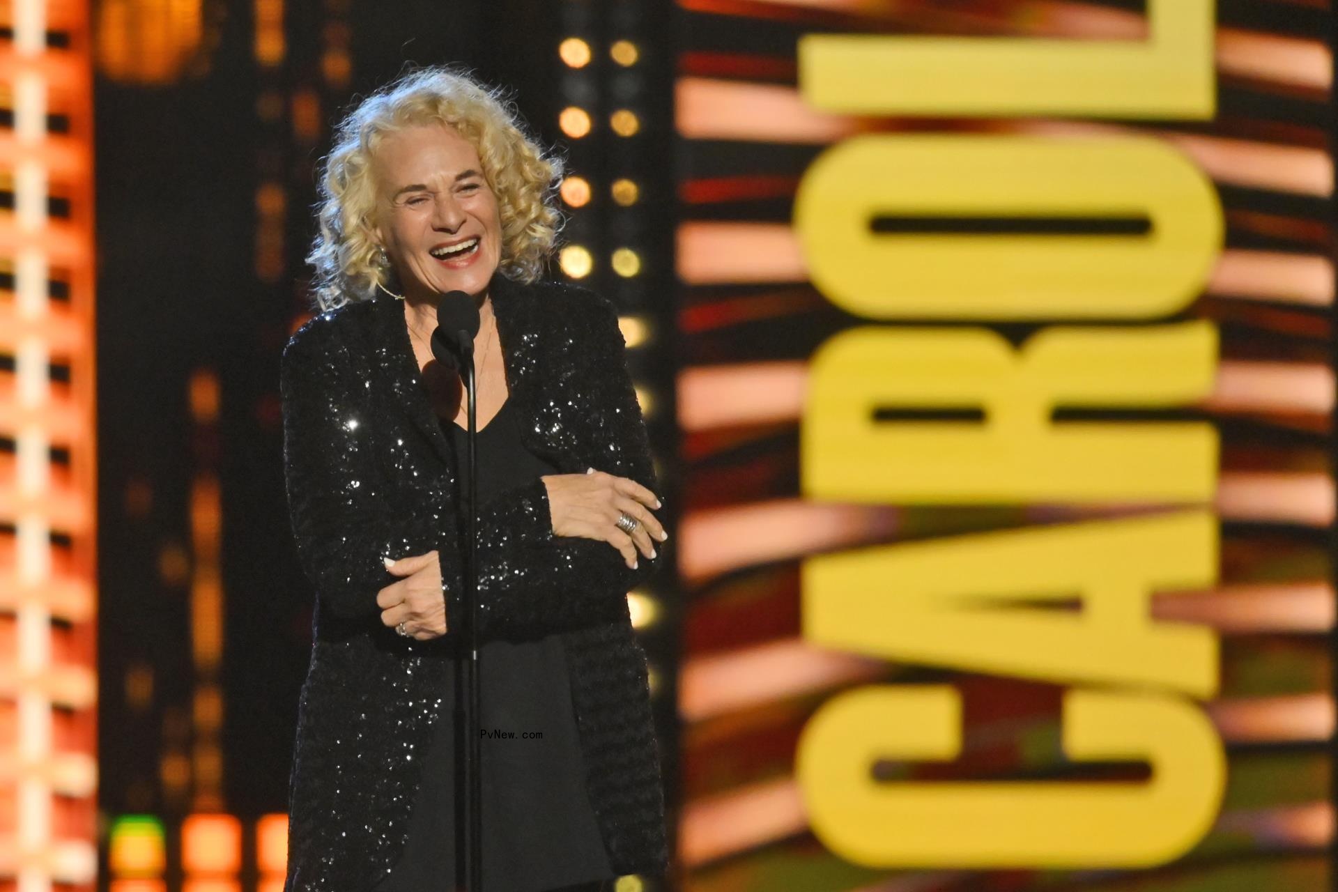 Rock and Roll Hall of Fame Brings Lovefests Between Taylor Swift and Carole King, Drew Barrymore and Go-Go’s, More