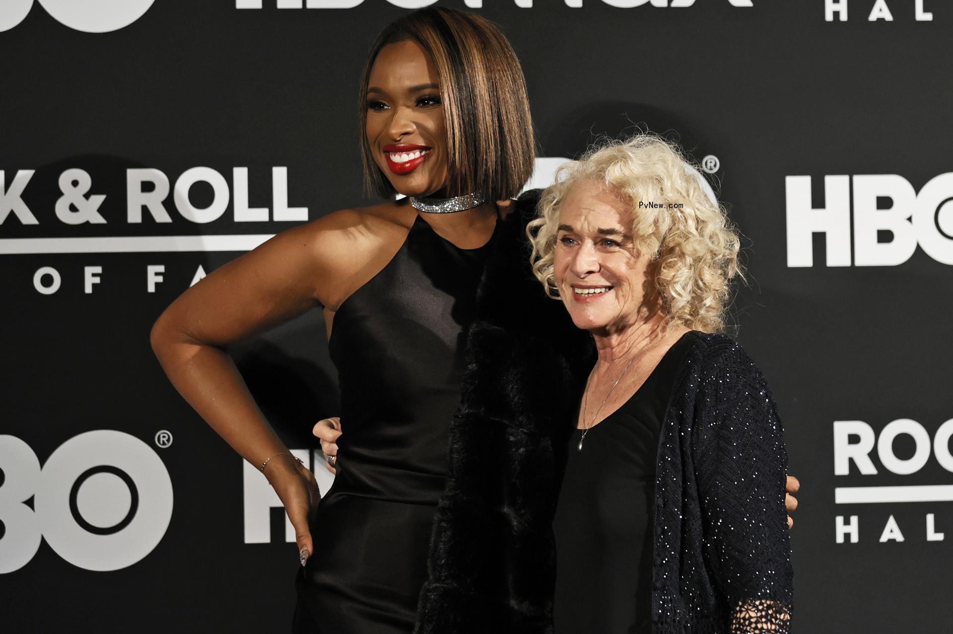 Taylor Swift Sings ‘Will You Love Me Tomorrow’ in Inducting Carole King Into Rock and Roll Hall of Fame