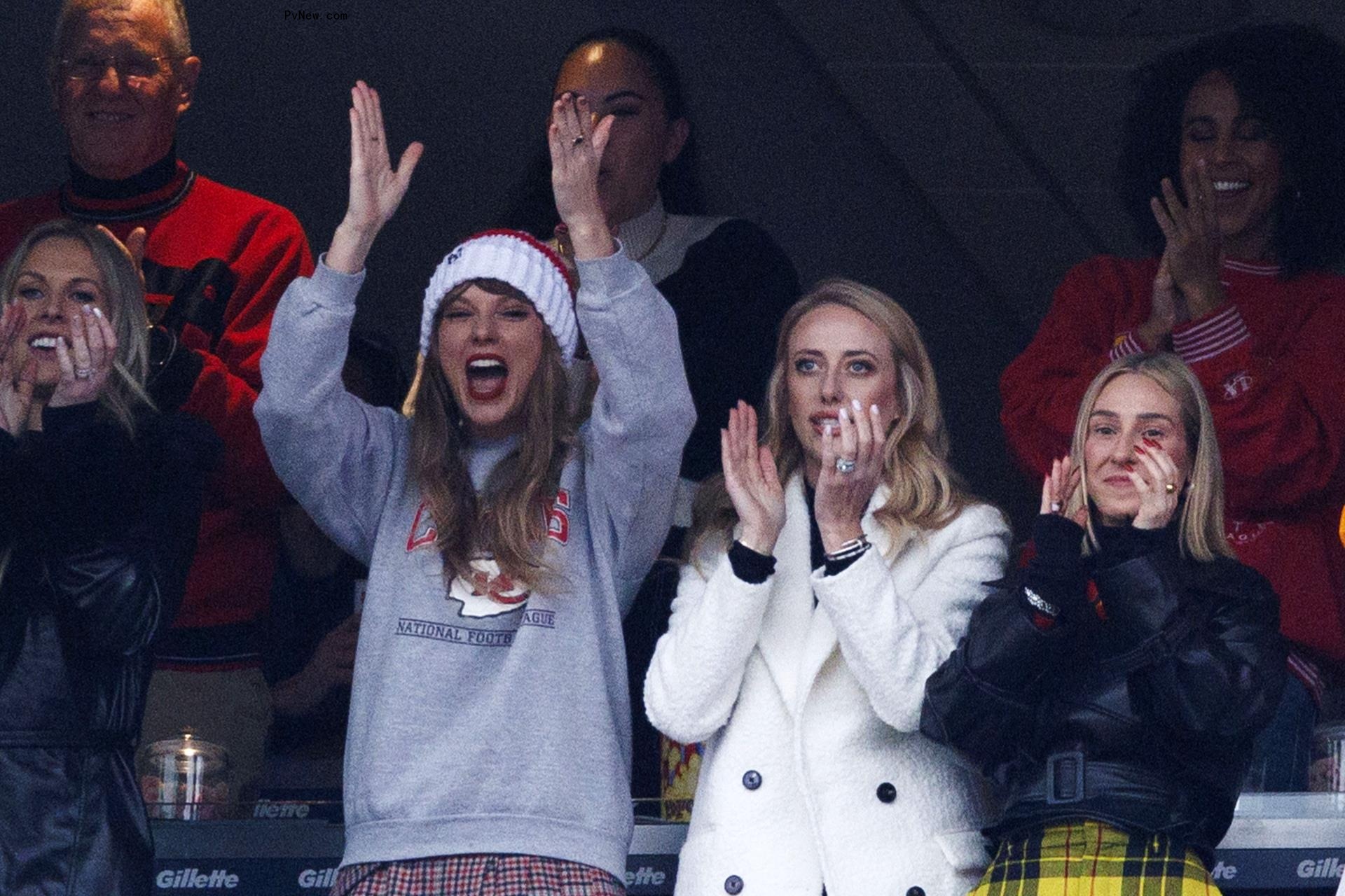 Taylor Swift and Brittany Mahomes
