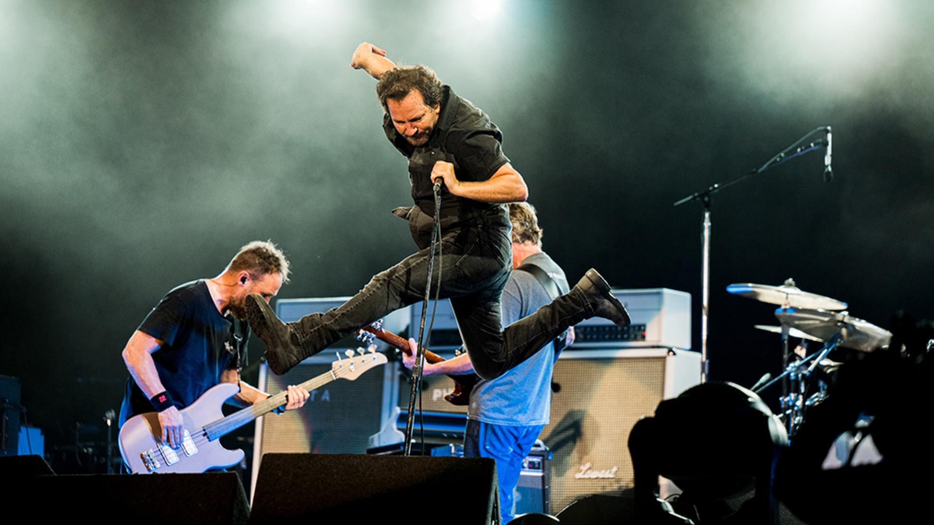 Pearl Jam Sets Rescheduled 2020 Tour Dates for May 2022