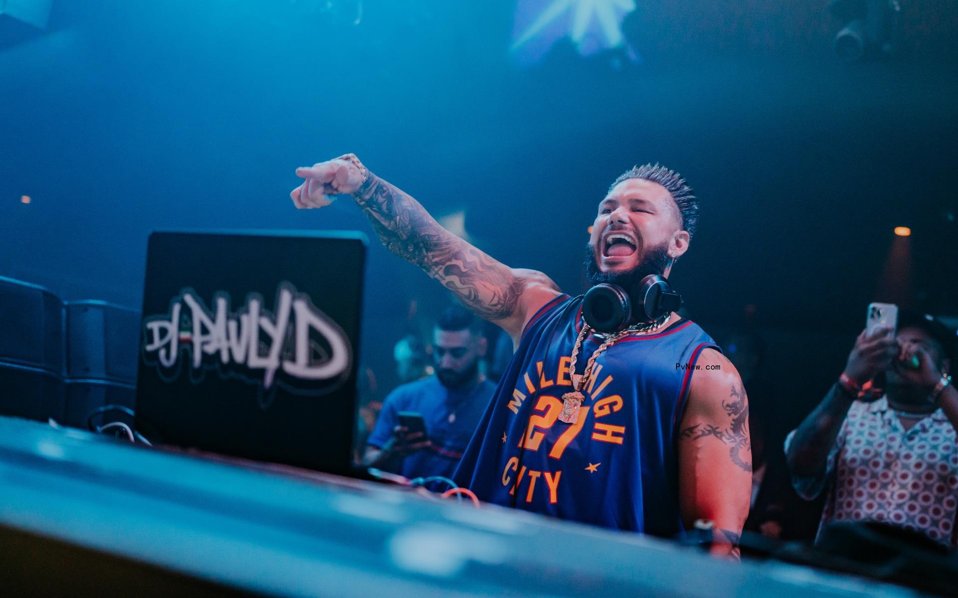 Pauly D deejaying.