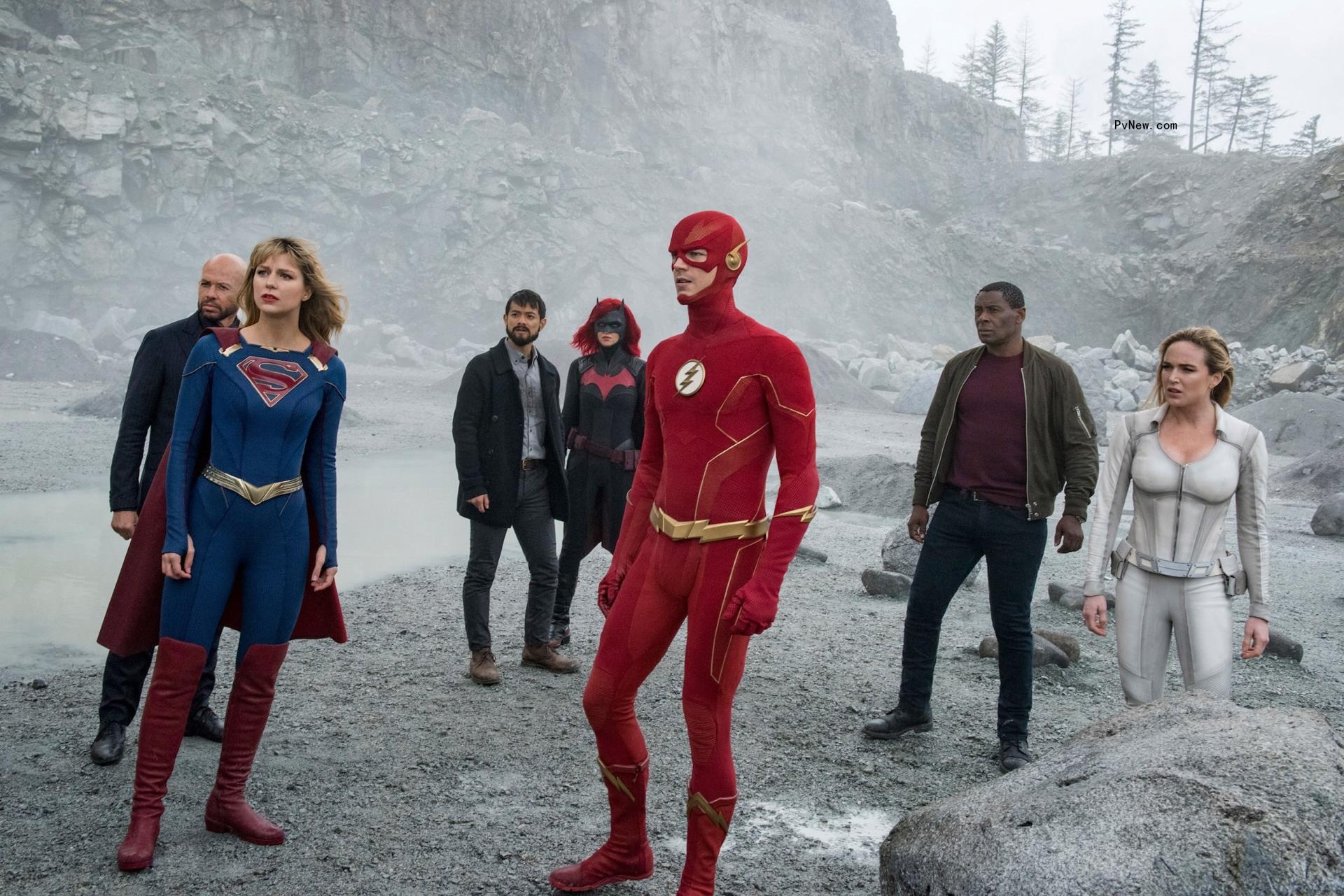 Arrowverse Co-Creator Spent His Own $10,000 on ‘Infinite Earths,’ Never Got a Call to Meet a<i></i>bout New DC Universe: ‘I Really Wasted My Time’