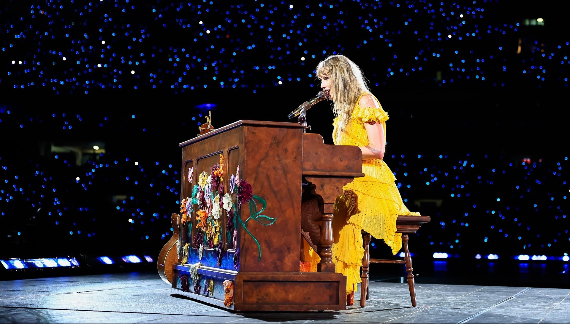 Taylor Swift Debuts Grief-Themed ‘Bigger Than the Whole Sky’ in First Co<i></i>ncert After Rio Fan’s Death