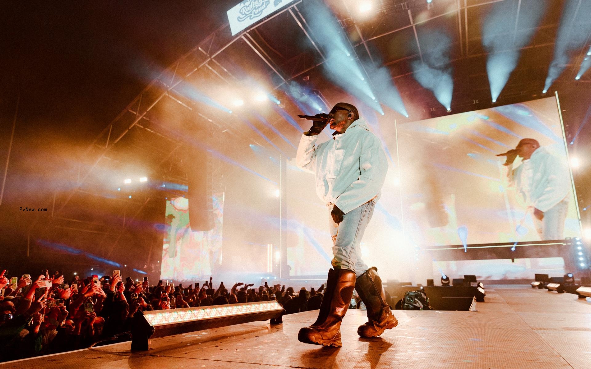 Kanye West Makes Surprise Appearance With Future at Rolling Loud California Festival