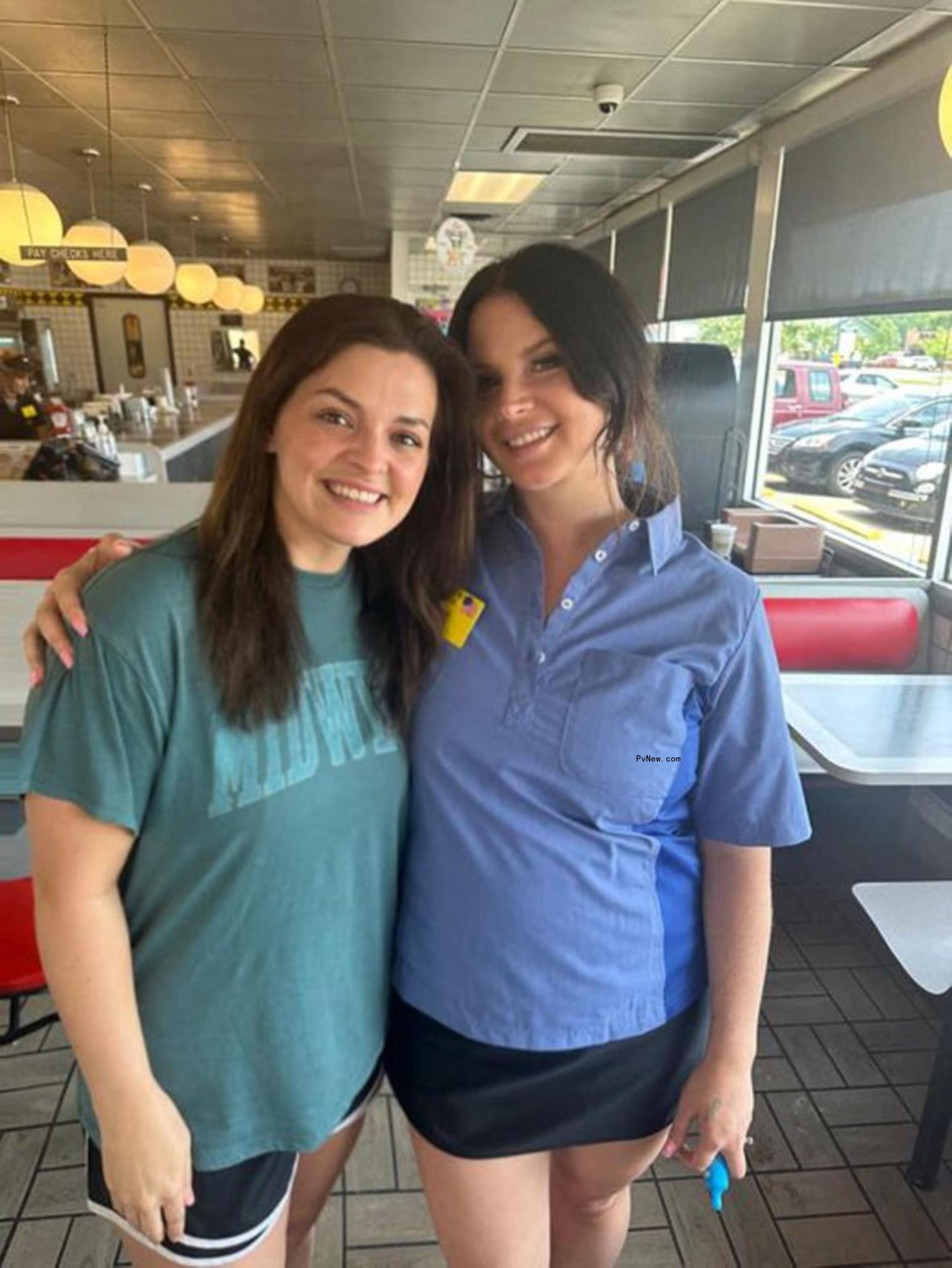 Lana Del Rey working at a Waffle House.