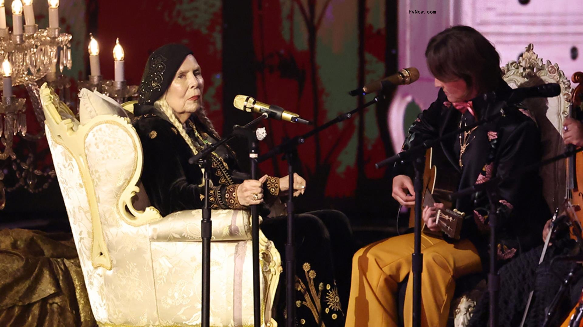 Joni Mitchell Wows Grammys With ‘Both Sides Now,’ Her First-Ever Performance at the Awards Show
