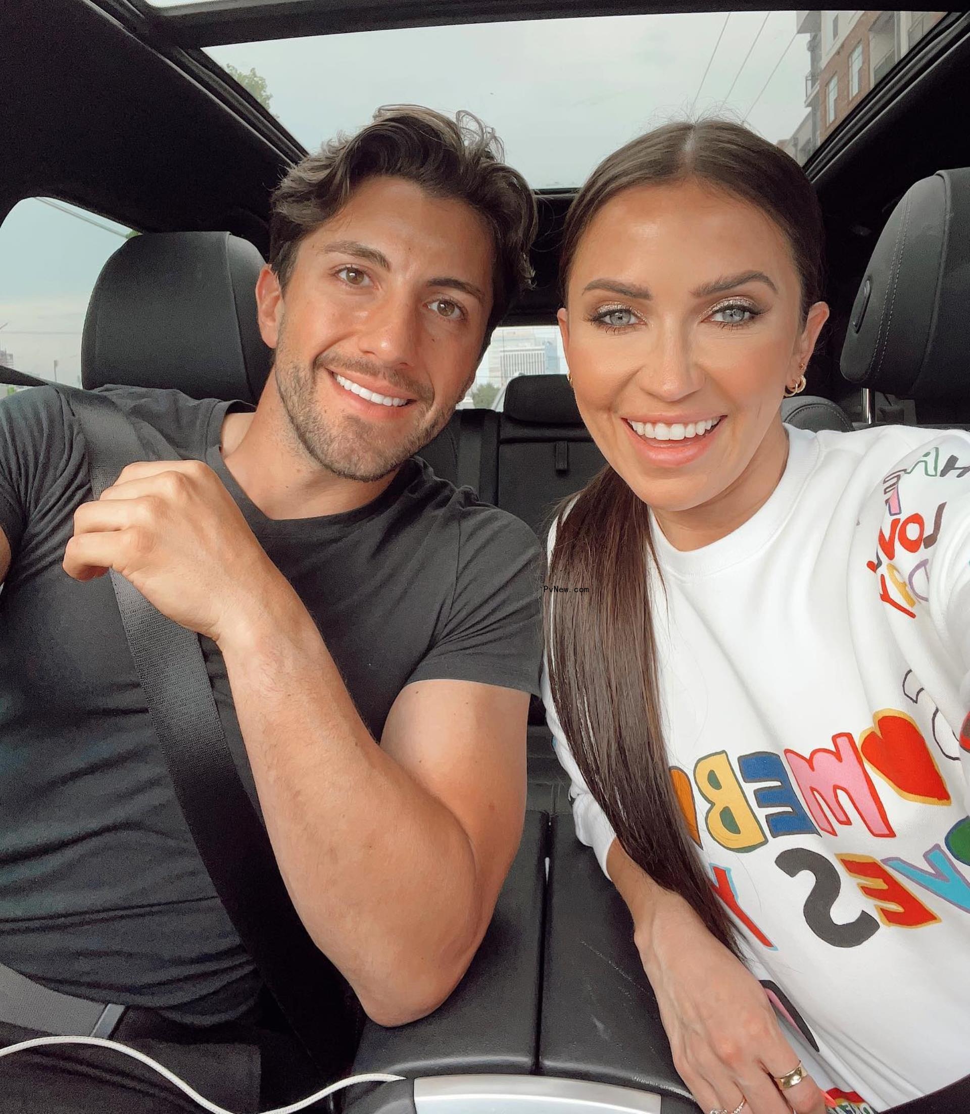 A selfie of Jason Tartick and Kaitlyn Bristowe