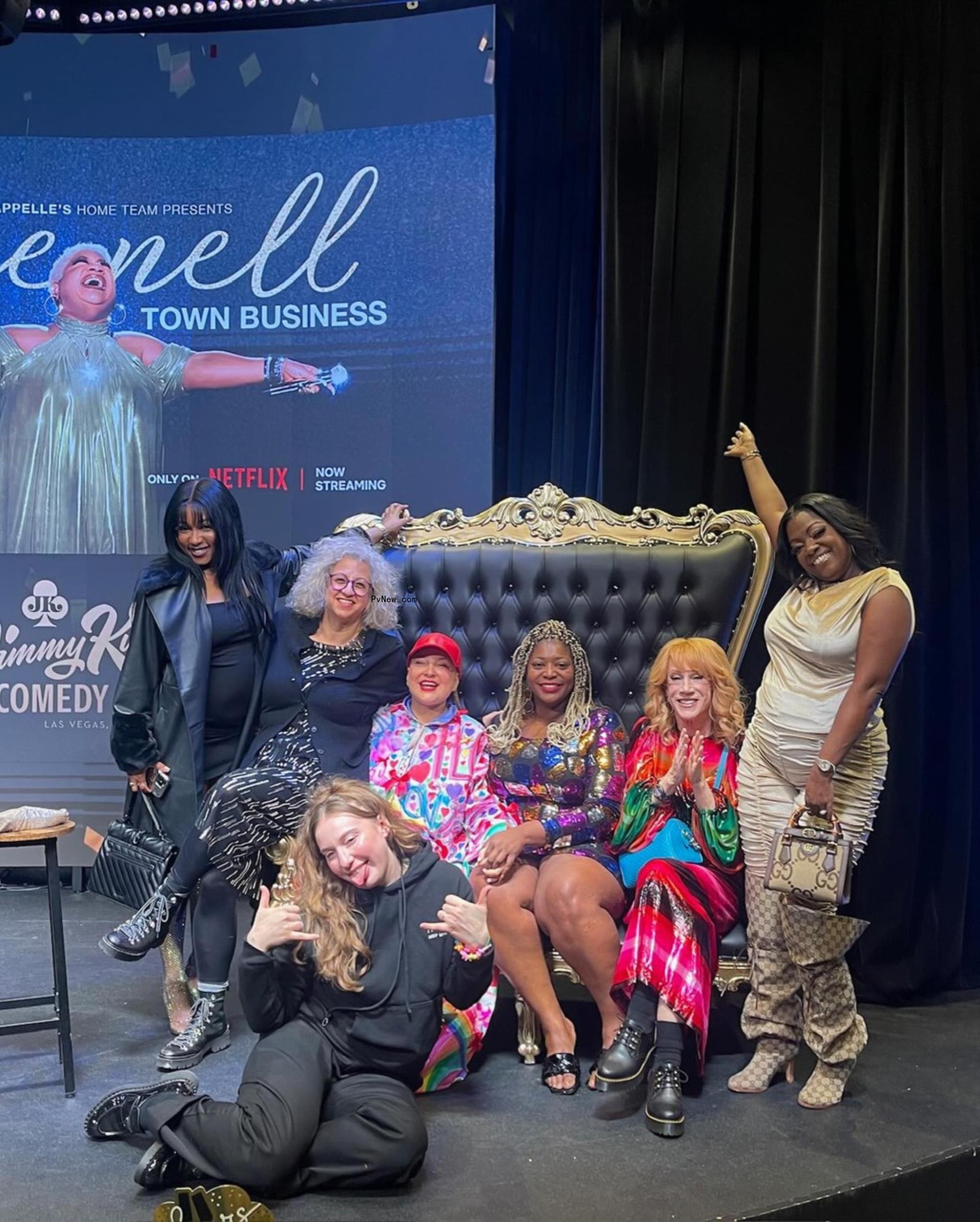 sia, fabulous, luenell, kathy griffin sitting on an oversized chair