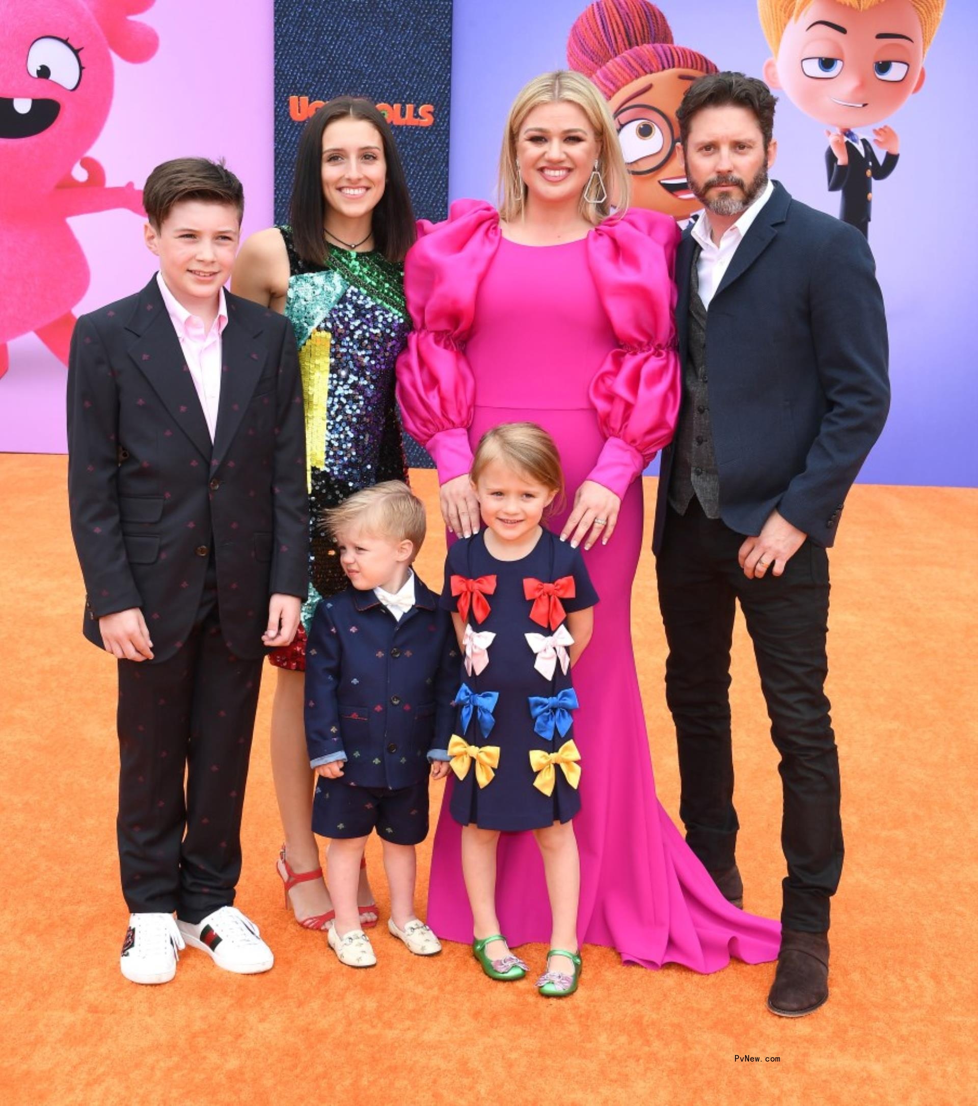 Kelly Clarkson and Brandon Blackstock with their kids.
