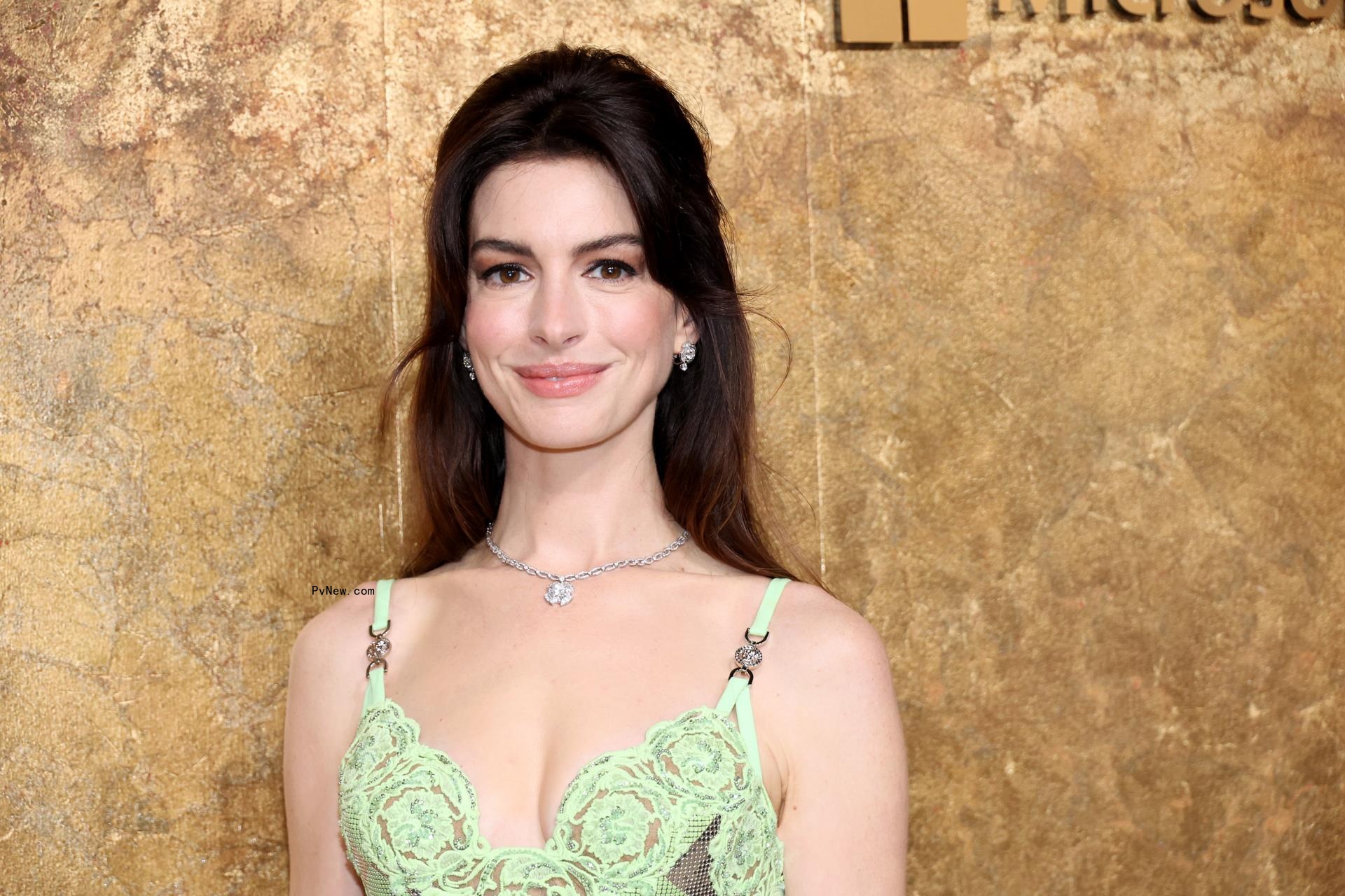 Anne Hathaway: ‘I Was Warned That My Career Would Fall Off a Cliff at the Age of 35,’ Which ‘A Lot of Women Face’