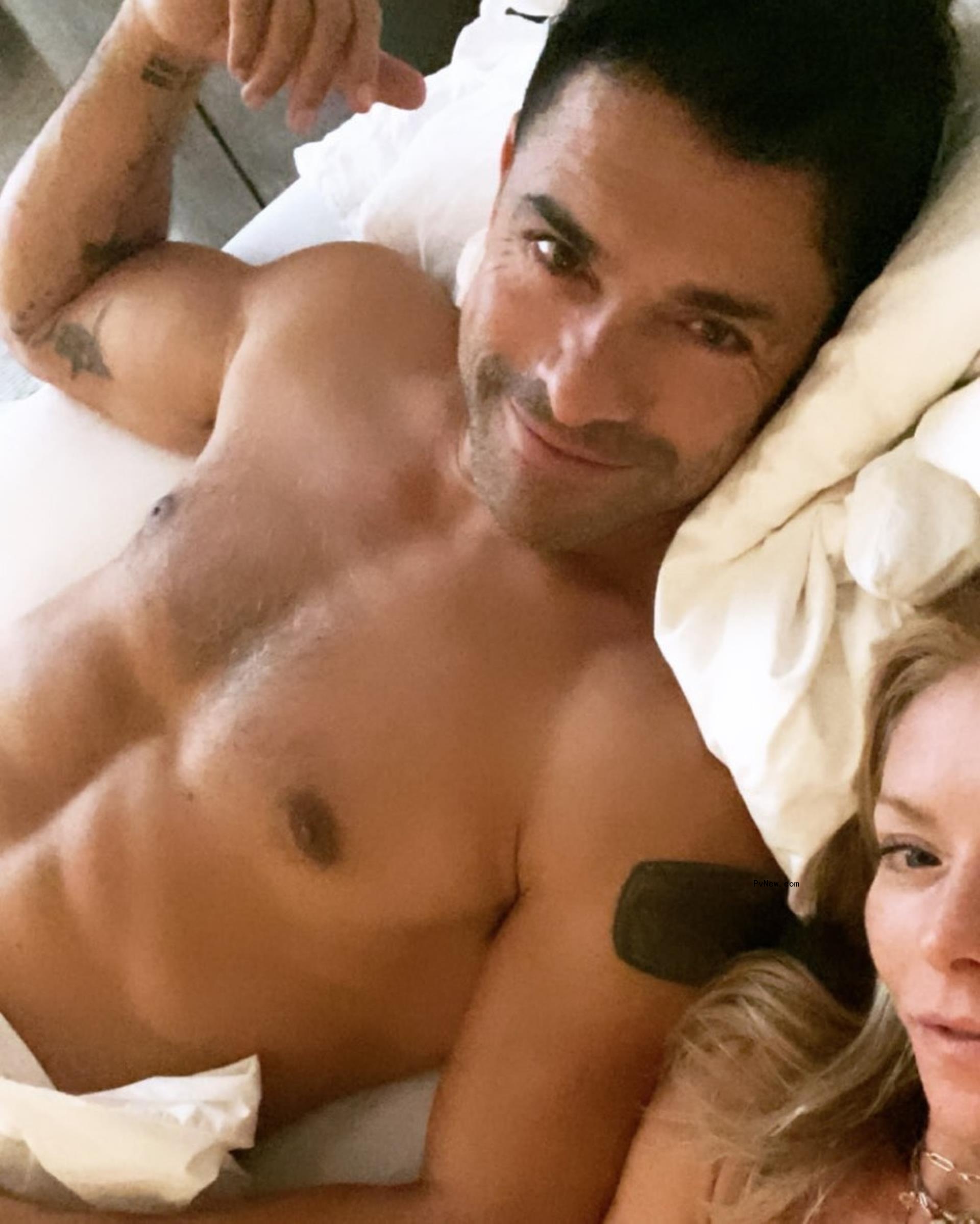 Kelly Ripa and Mark Consuelos