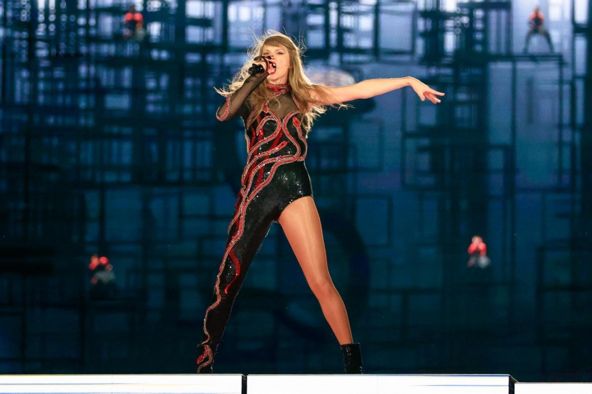 Taylor Swift performing in concert