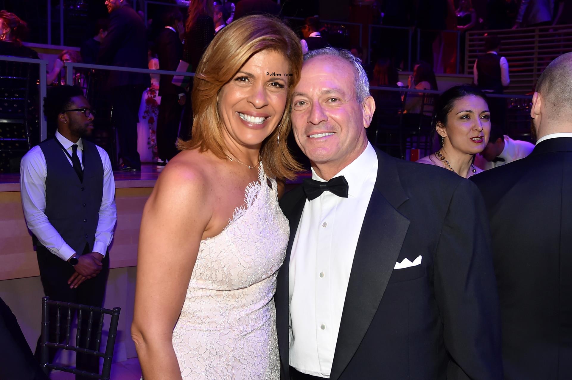 Hoda Kotb and Joel Schiffman posing together