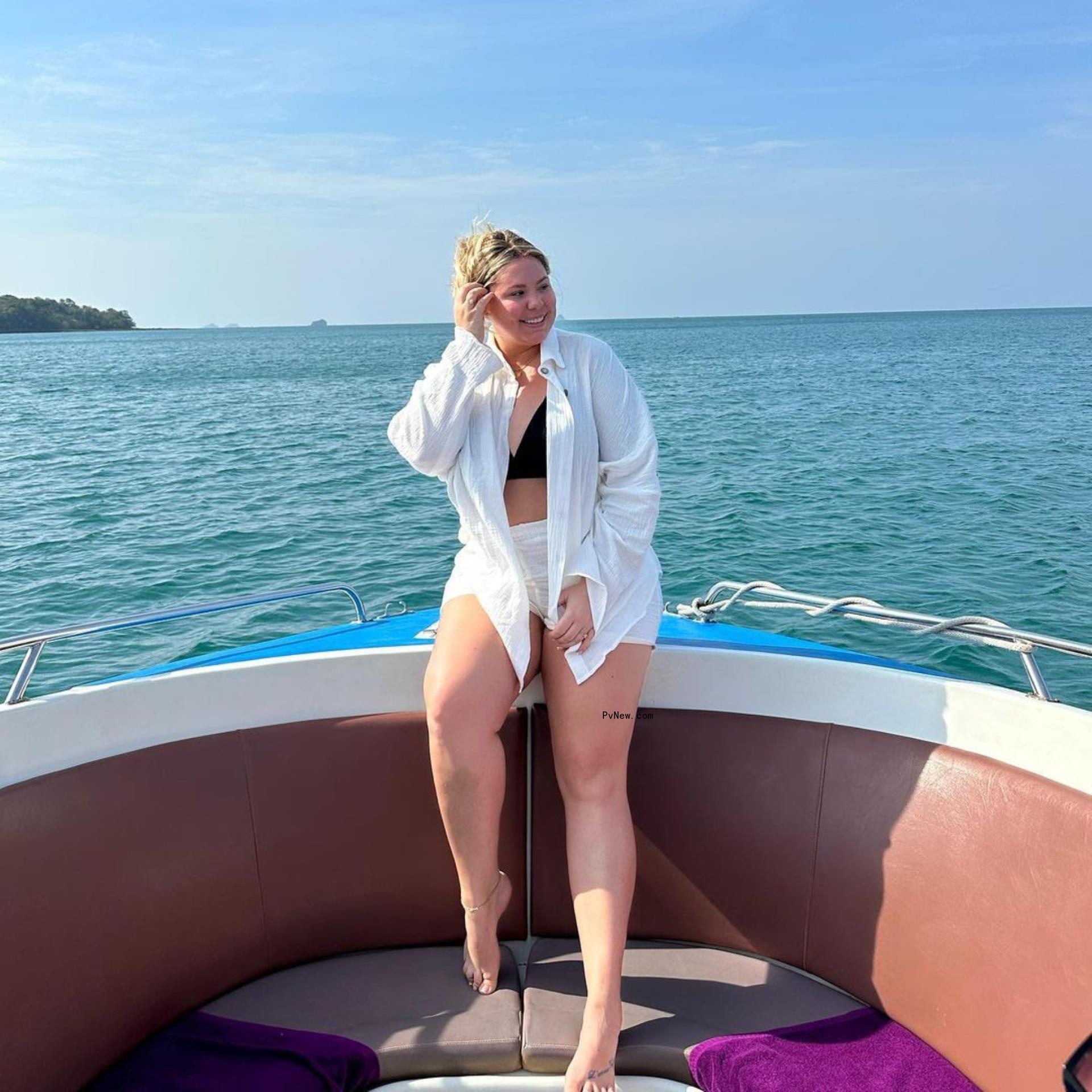 Kailyn Lowry on her a boat.