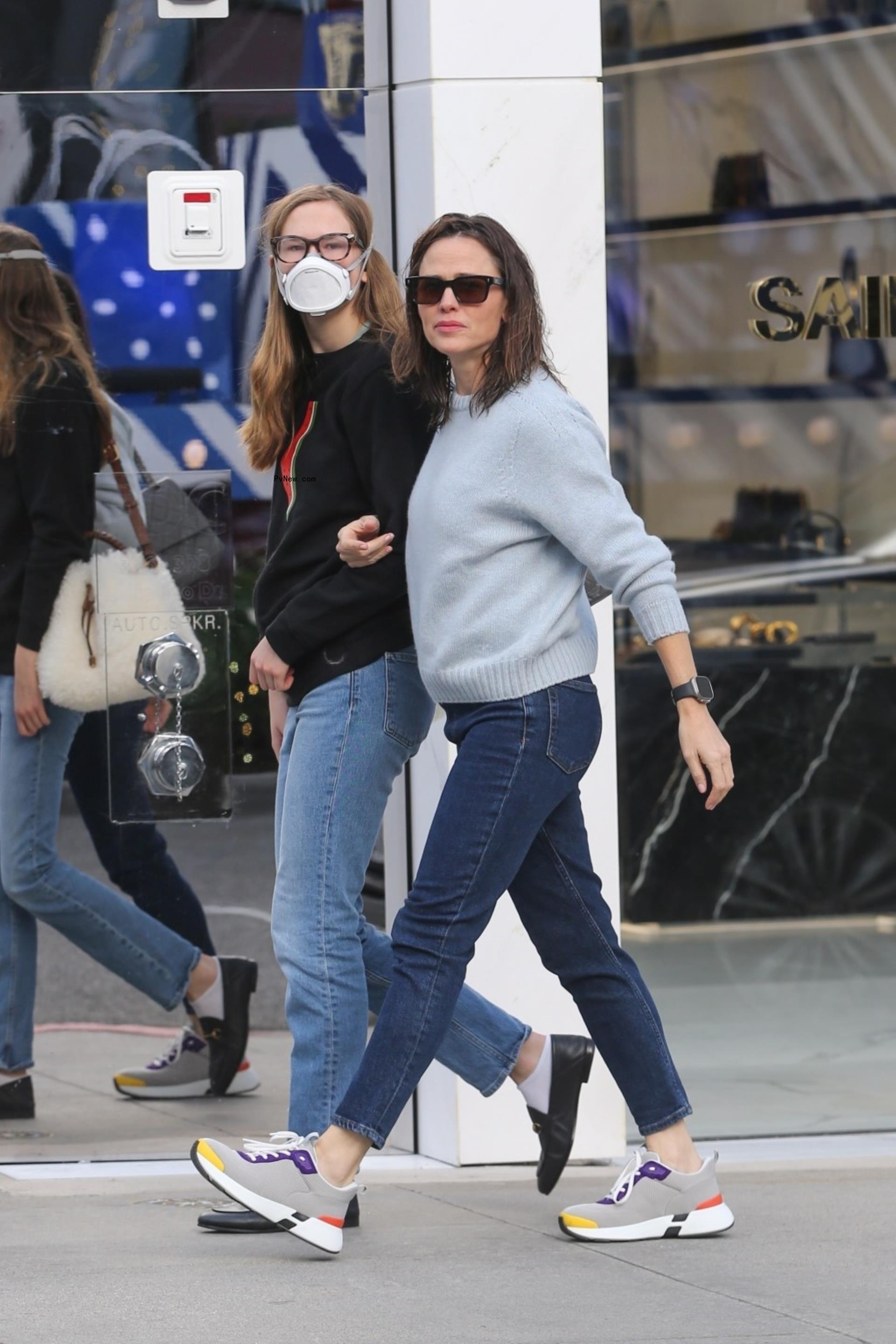 Jennifer Garner and daughter, Violet.