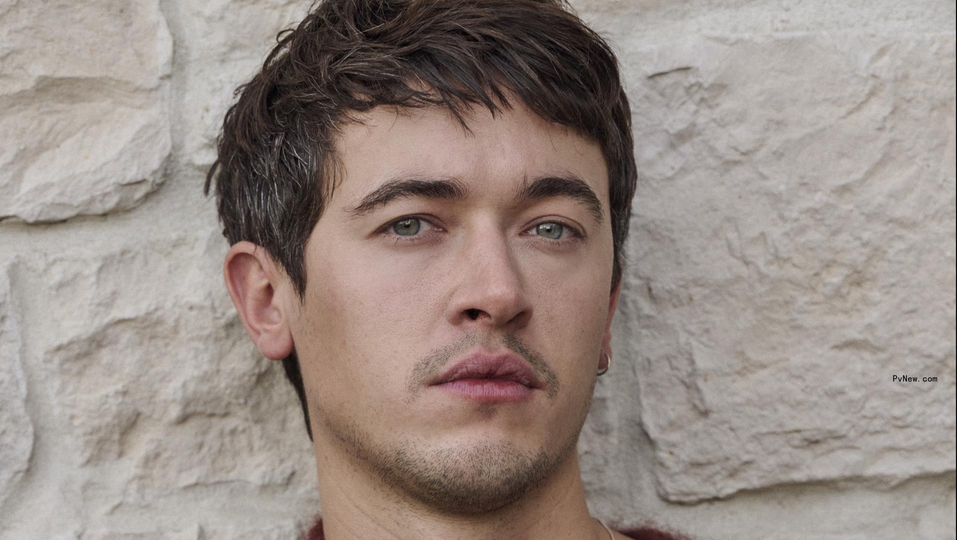 ‘The Hunger Games: The Ballad of So<i></i>ngbirds and Snakes’ Star Tom Blyth Unpacks His Gritty Take on Snow