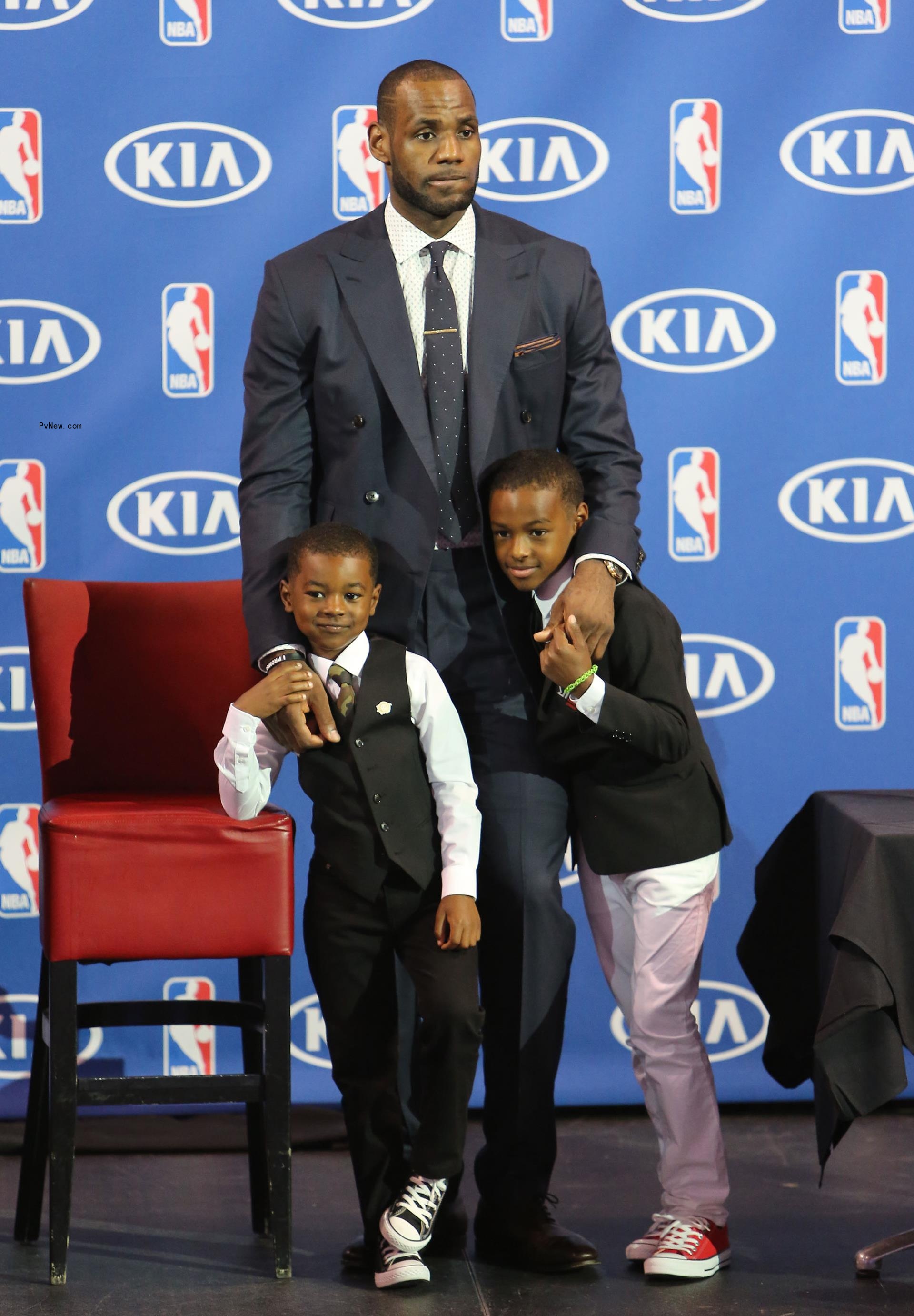 LeBron James, Bro<i></i>nny James and Bryce James