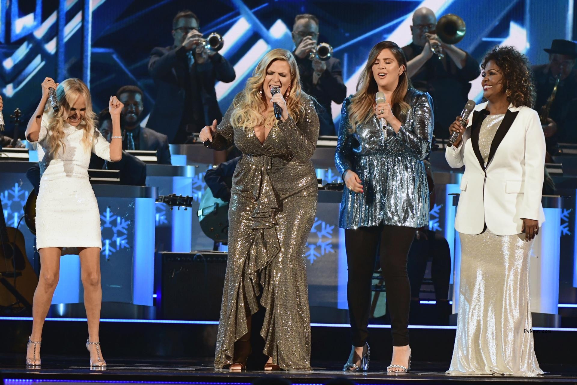 ‘CMA Country Christmas’: How to Watch the Holiday Special Online
