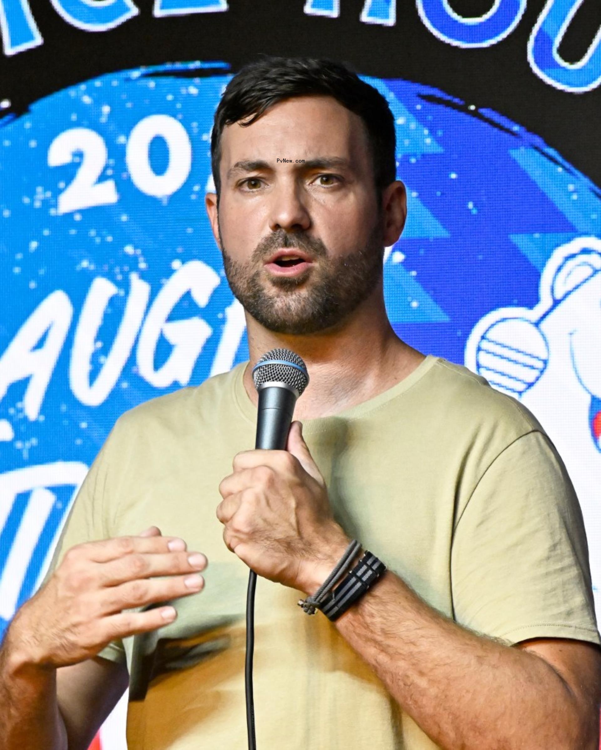 jeff dye performing stand-up comedy