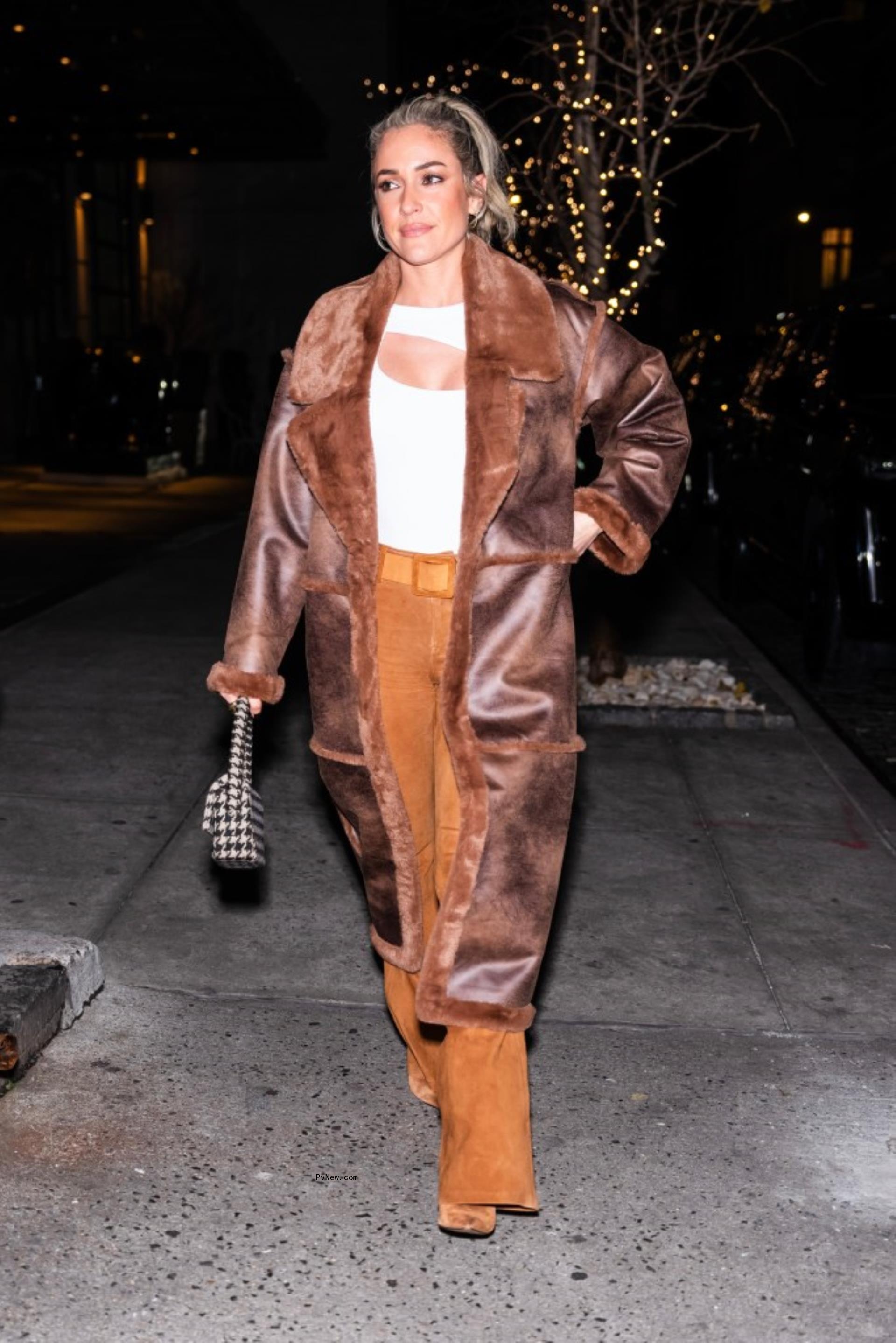 kristin cavallari walking down the street