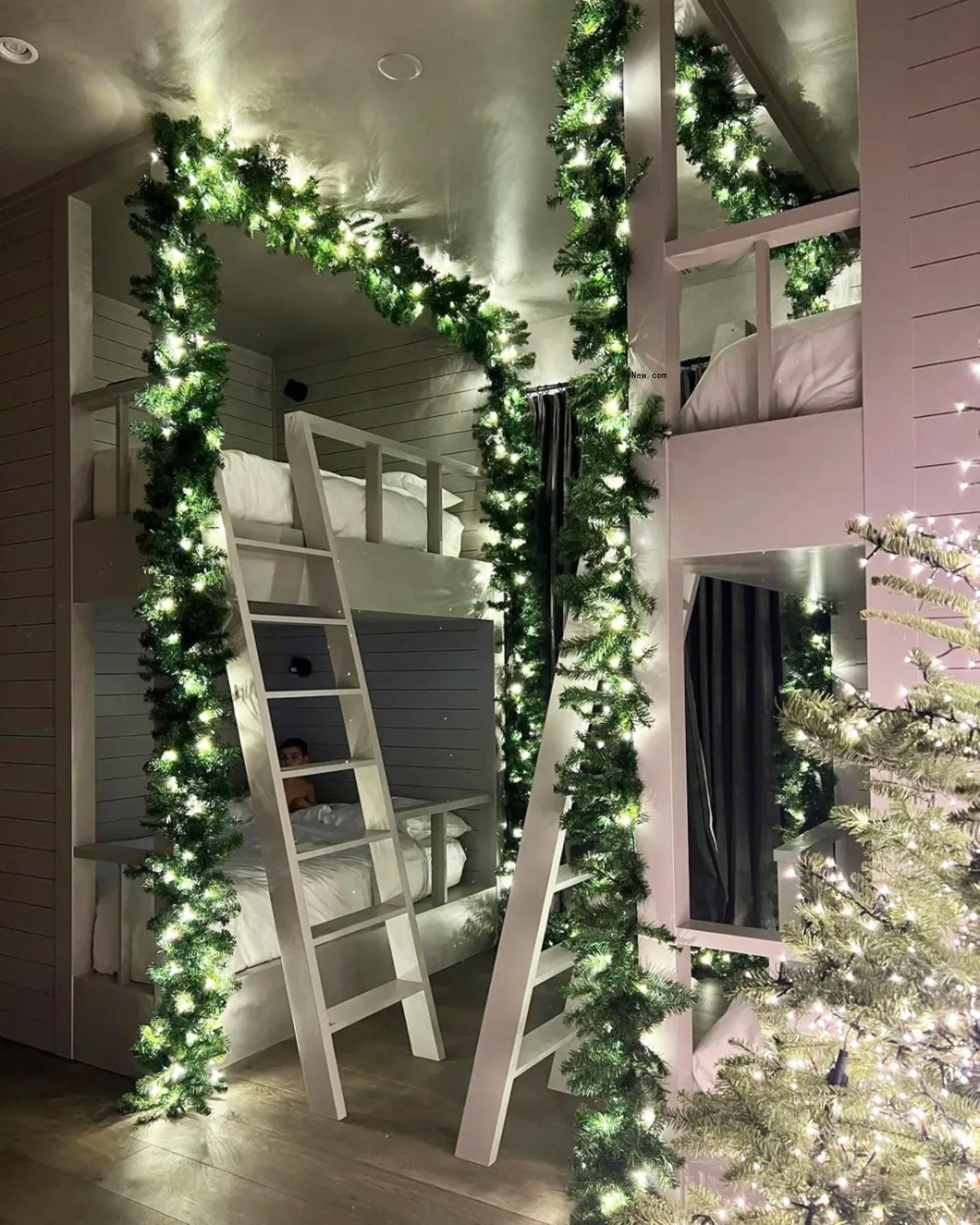 Kourtney Kardashian's bunk bed