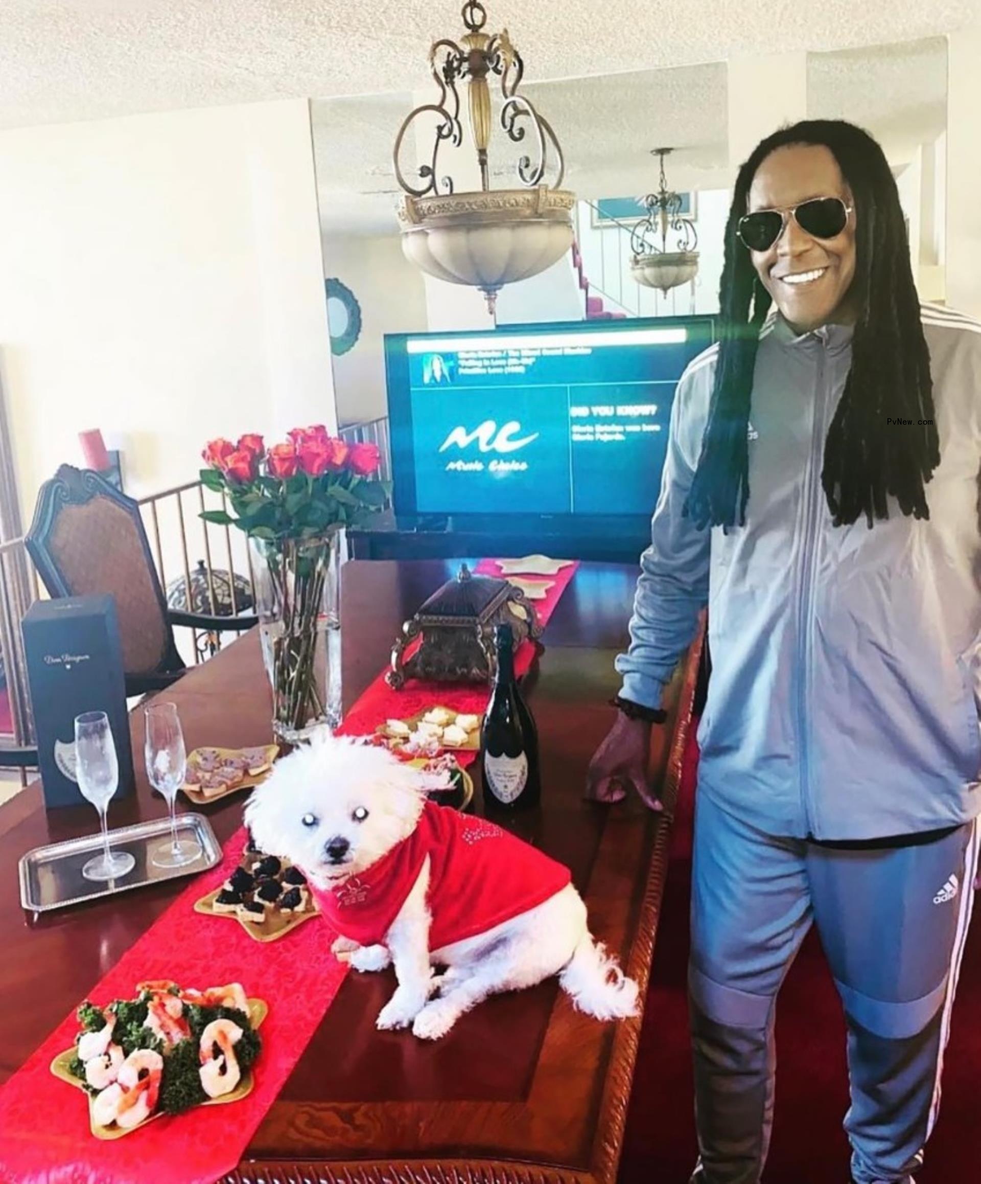 Ro<i></i>nnie Turner with a dog.