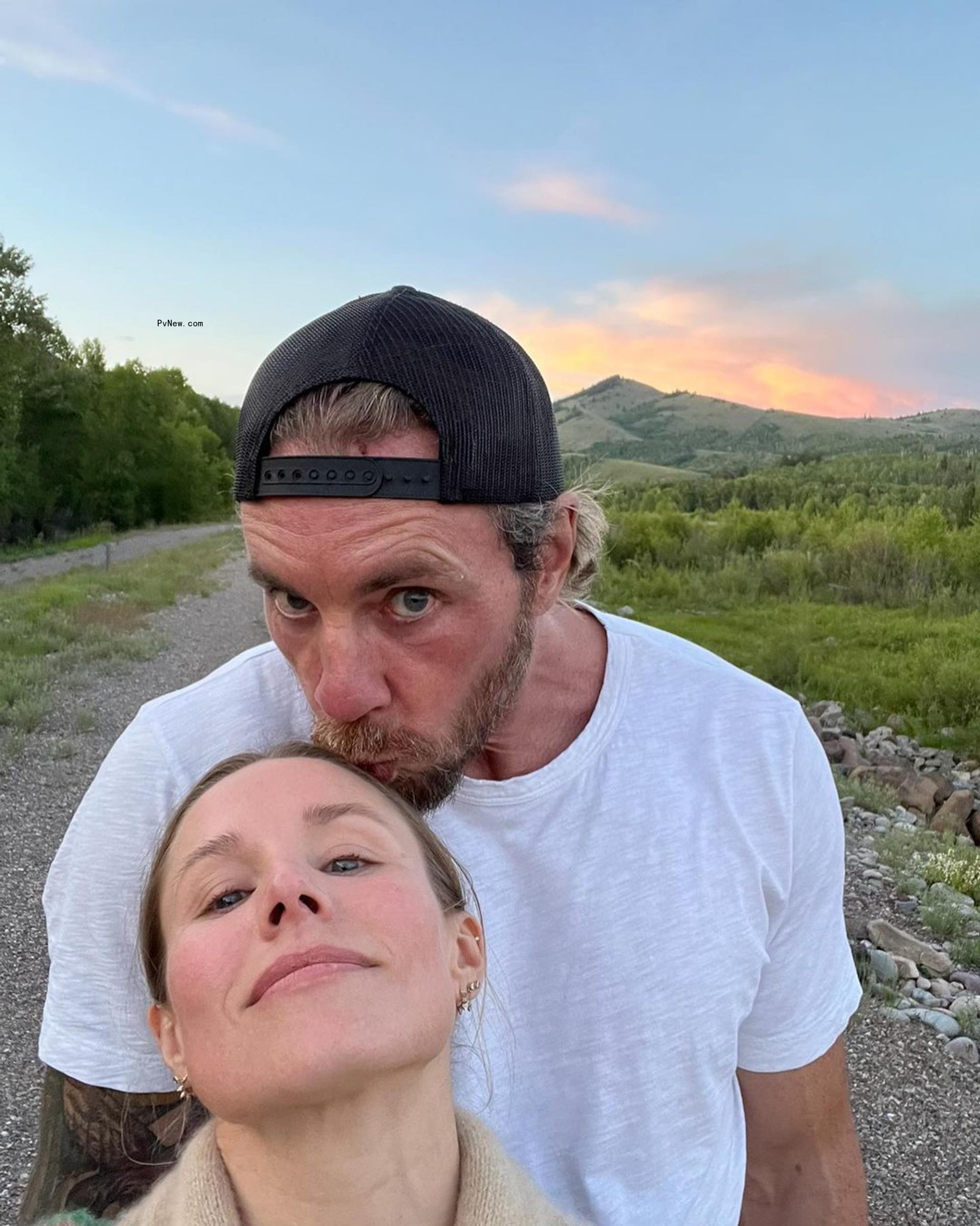 Dax Shepard and Kristen Bell selfie.