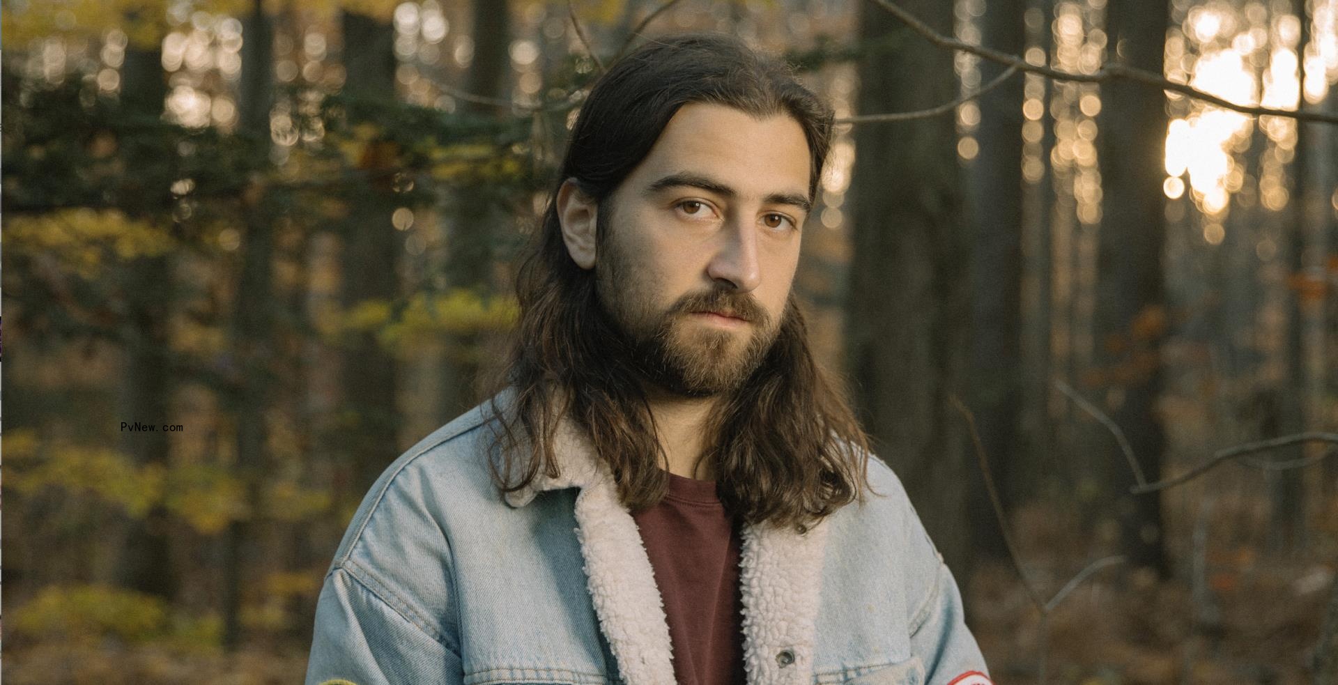 Noah Kahan on Becoming One of 2023’s Biggest Music Breakouts: How ‘Stick Season’ Made America Fall in Love With Seaso<i></i>nal Affective Disorder