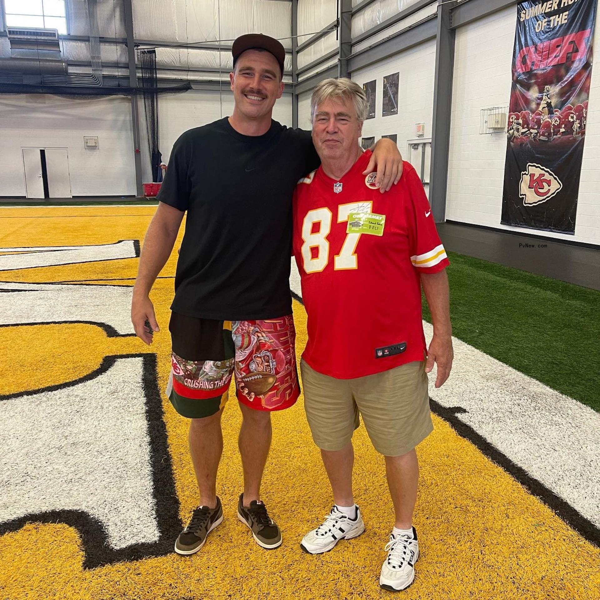 Travis Kelce and his dad