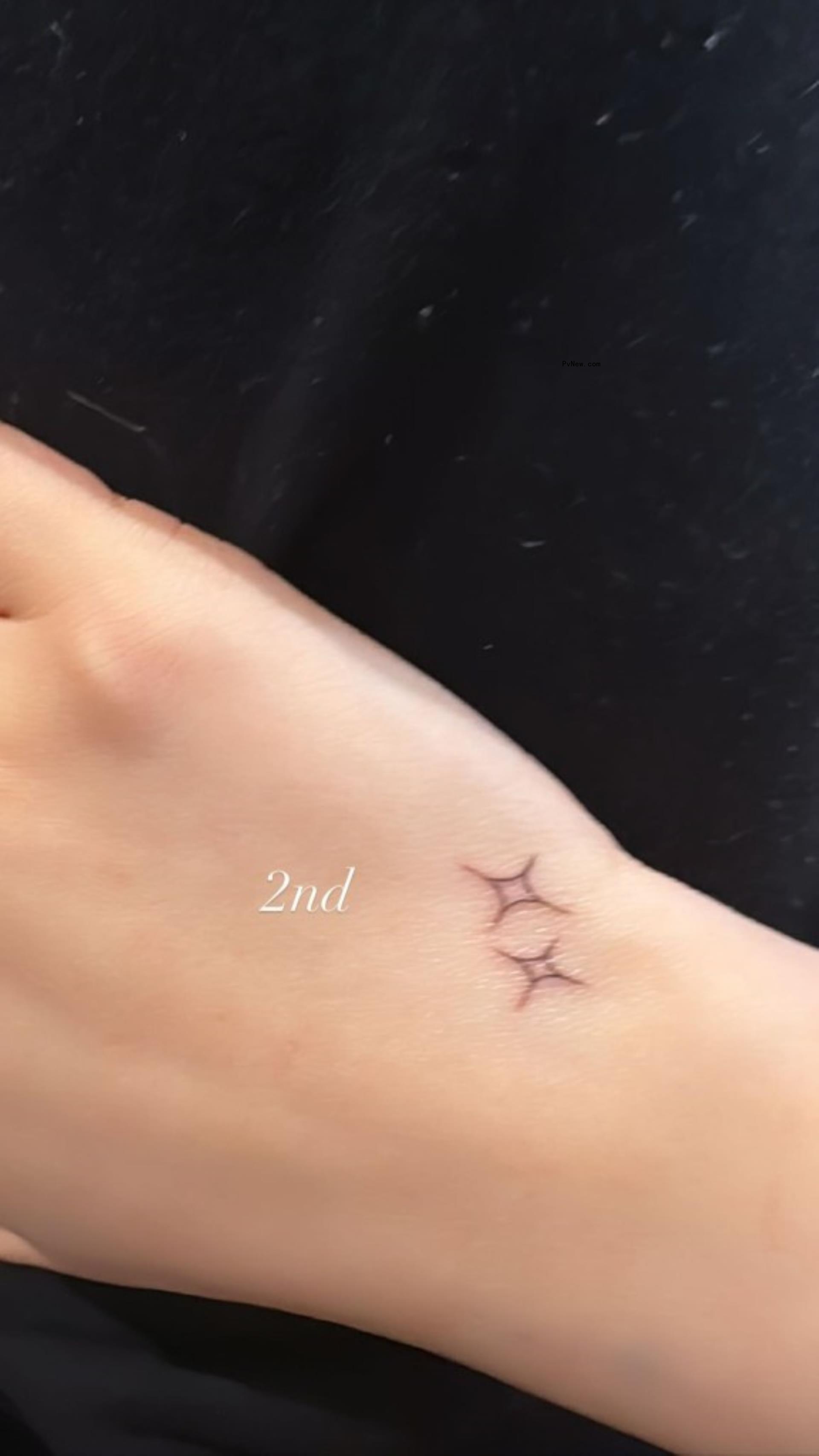 Alabama Barker star tattoo