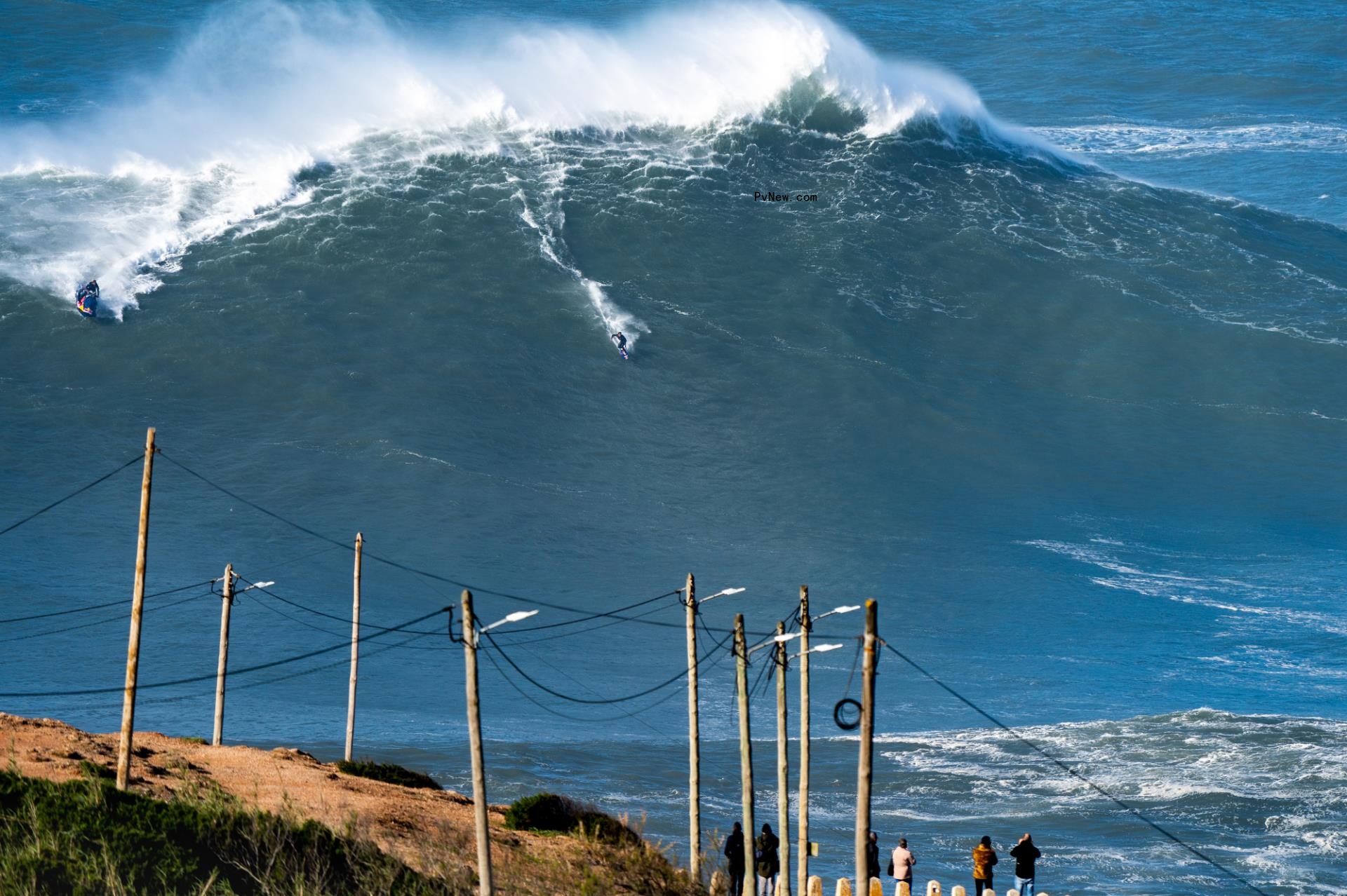 Morrison Hotel Gallery Launches Ocean-Themed Exhibit Inspired by HBO’s ‘100 Foot Wave’