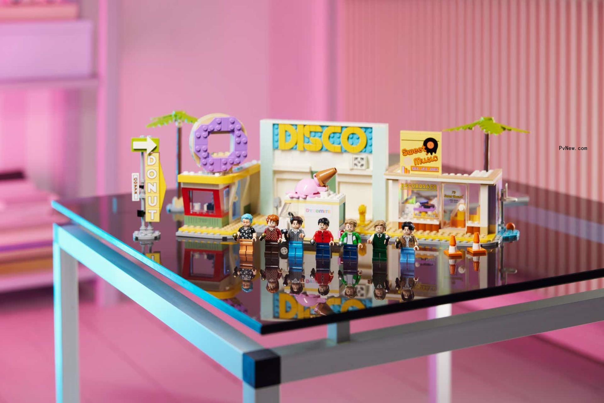 The Absolute Best Pop-Culture Lego Sets to Gift This Year: From ‘Home Alone’ to ‘Friends’