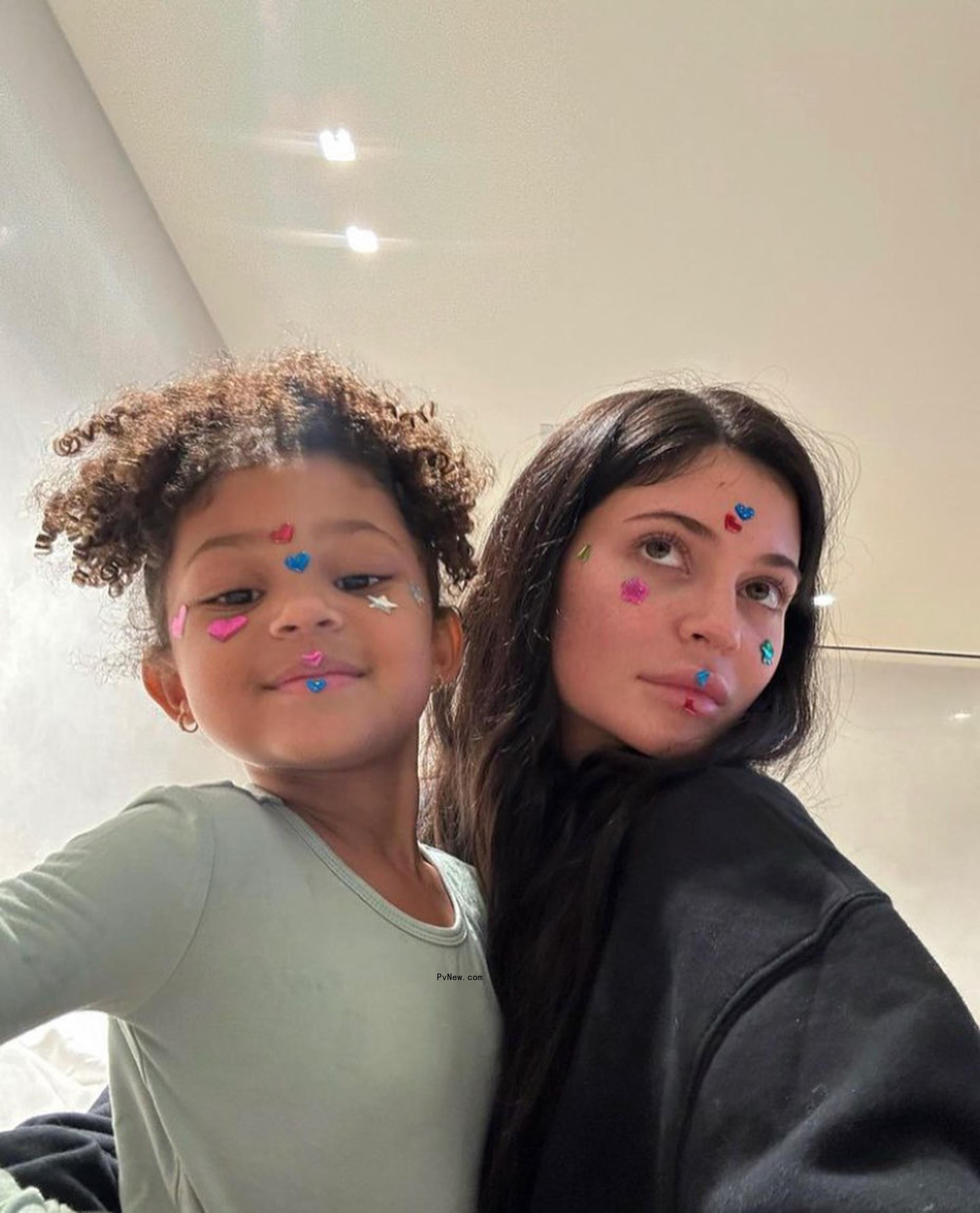 Kylie Jenner selfie with Stormi.