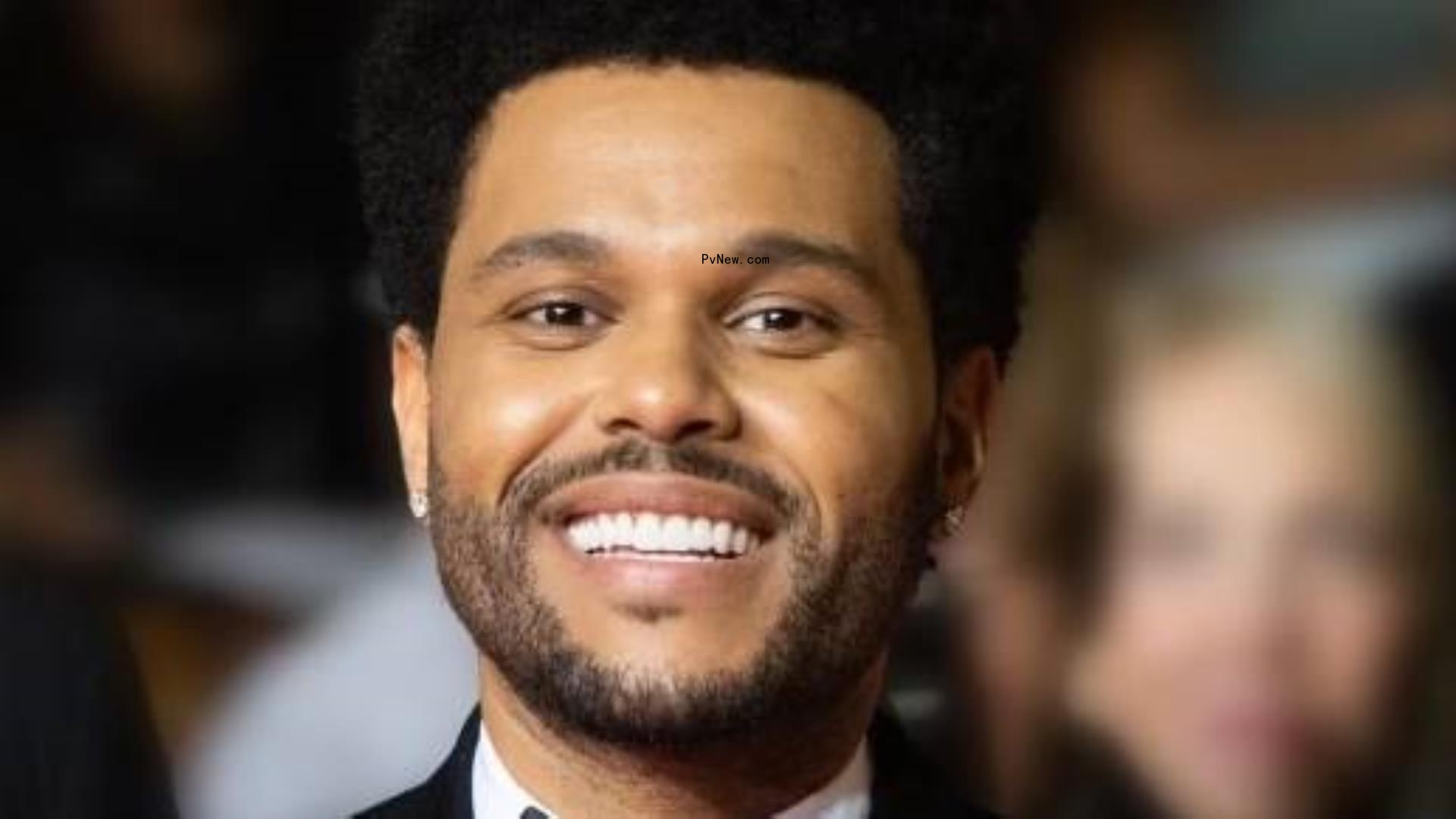 The Weeknd Do<i></i>nates Laptops, More to 1,000 Homeless Kids Via School on Wheels