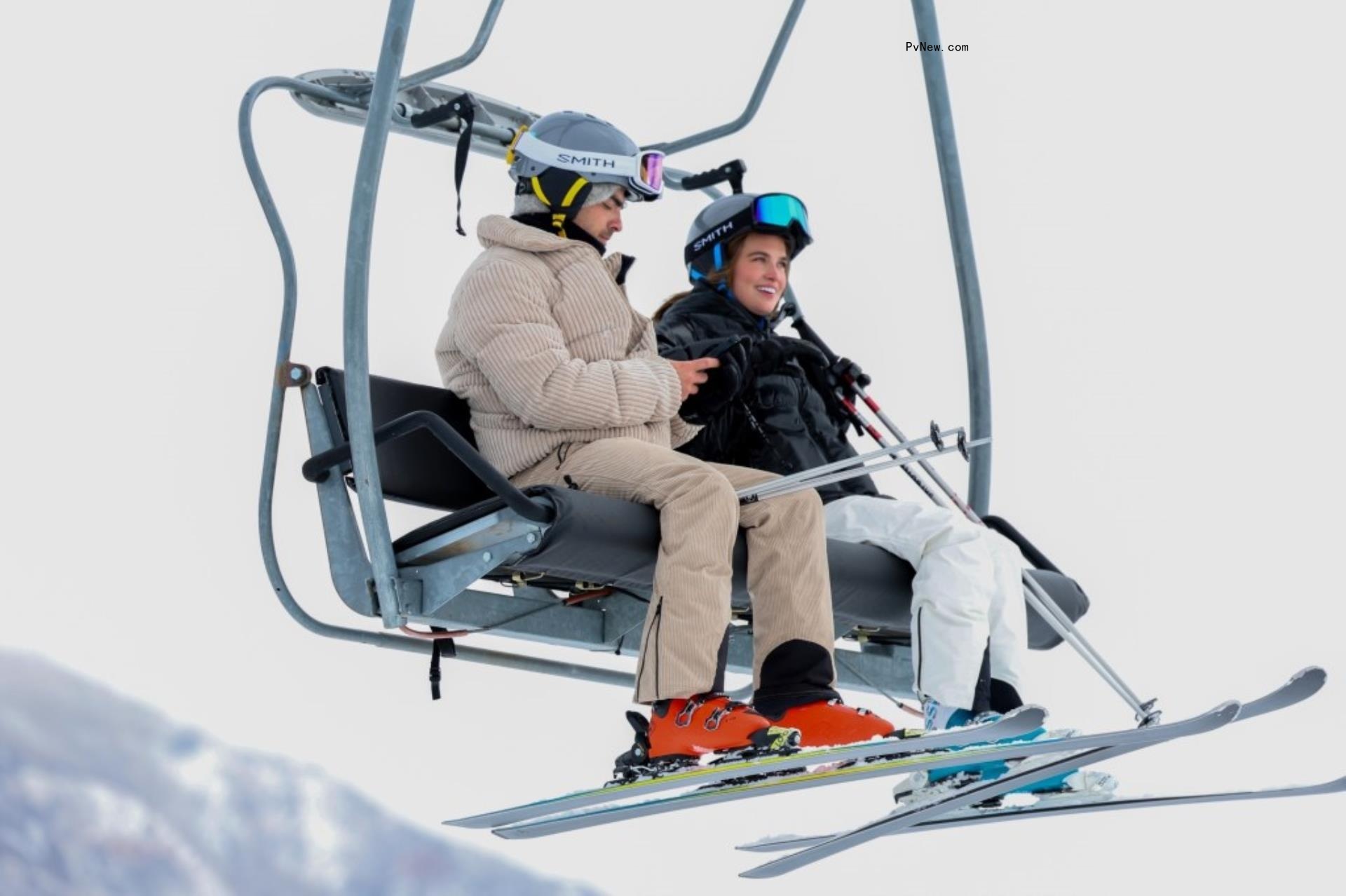 Joe Jo<i></i>nas and Stormi Bree