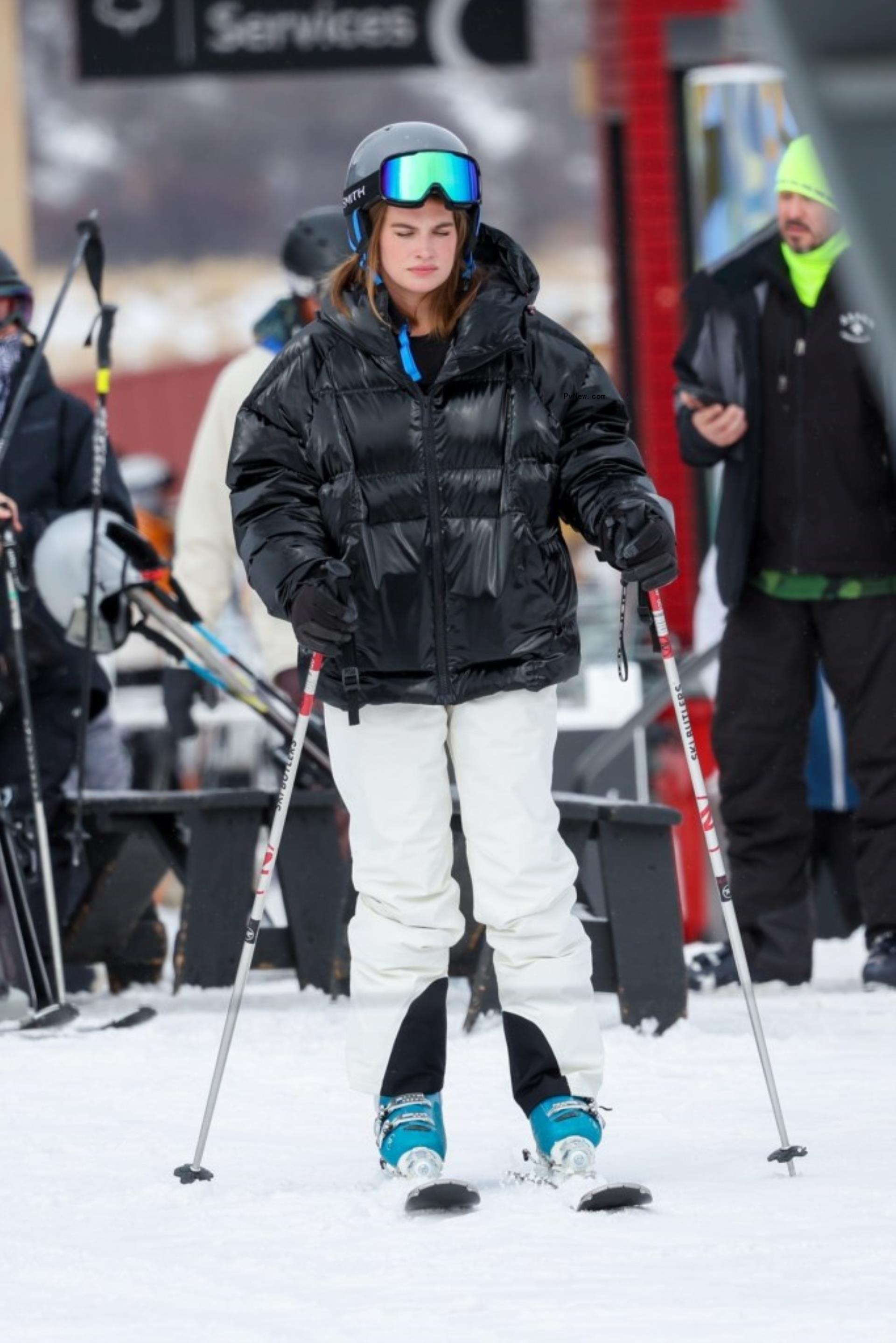 Joe Jo<i></i>nas and Stormi Bree